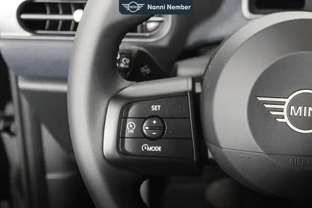 Mini Cooper Cooper view 16