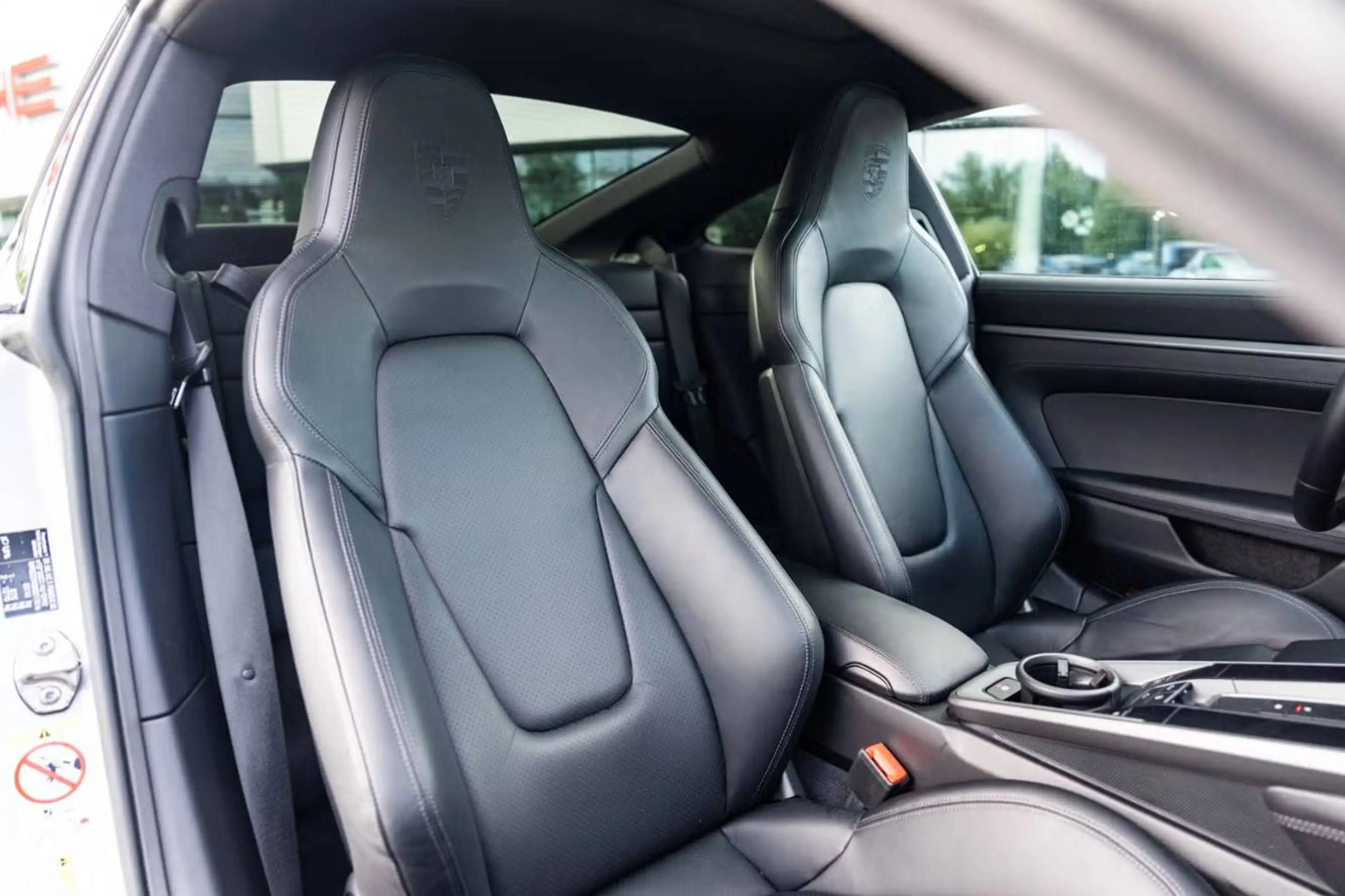 Porsche 911 Carrera 4S — photo 5