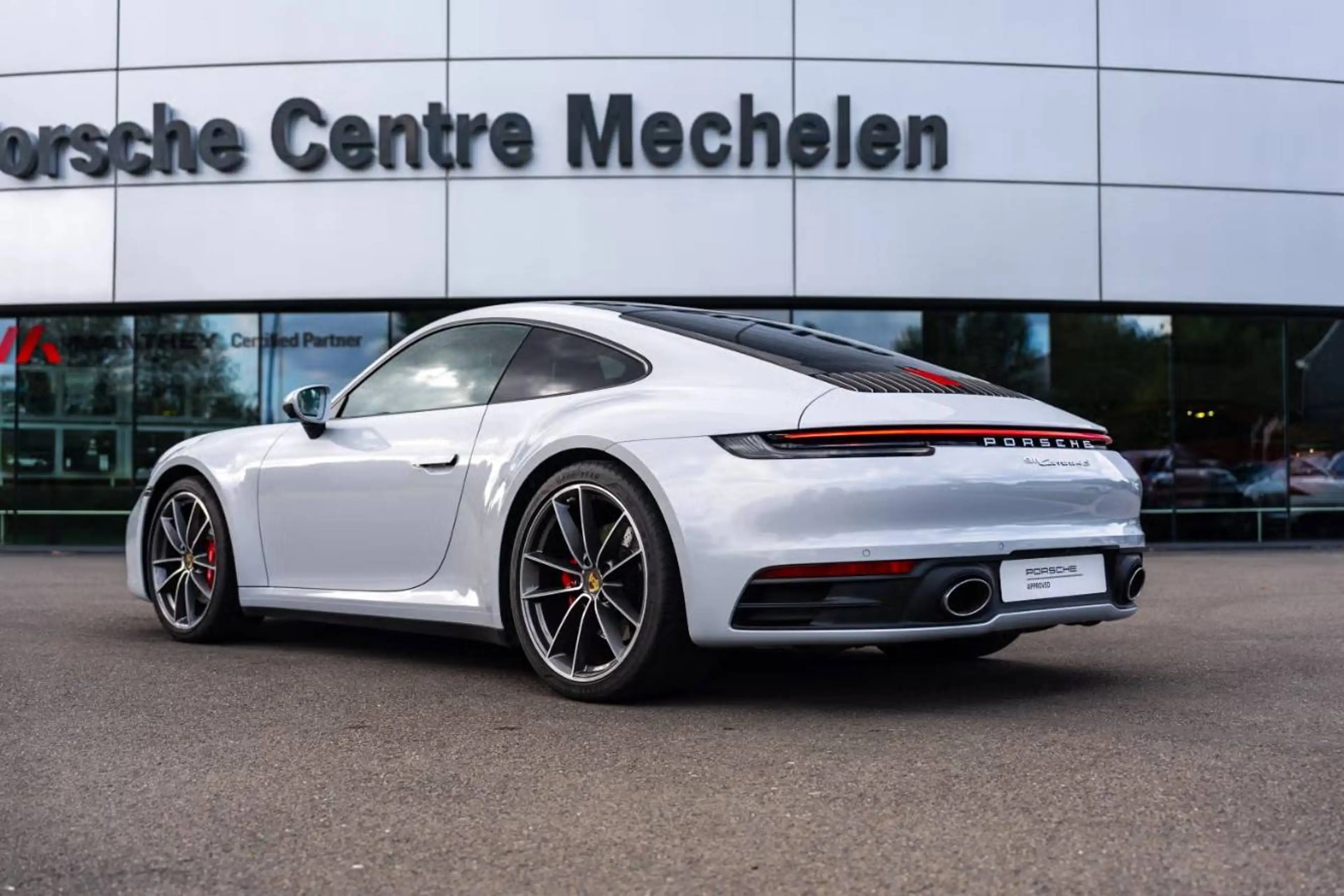 Porsche 911 Carrera 4S — photo 2