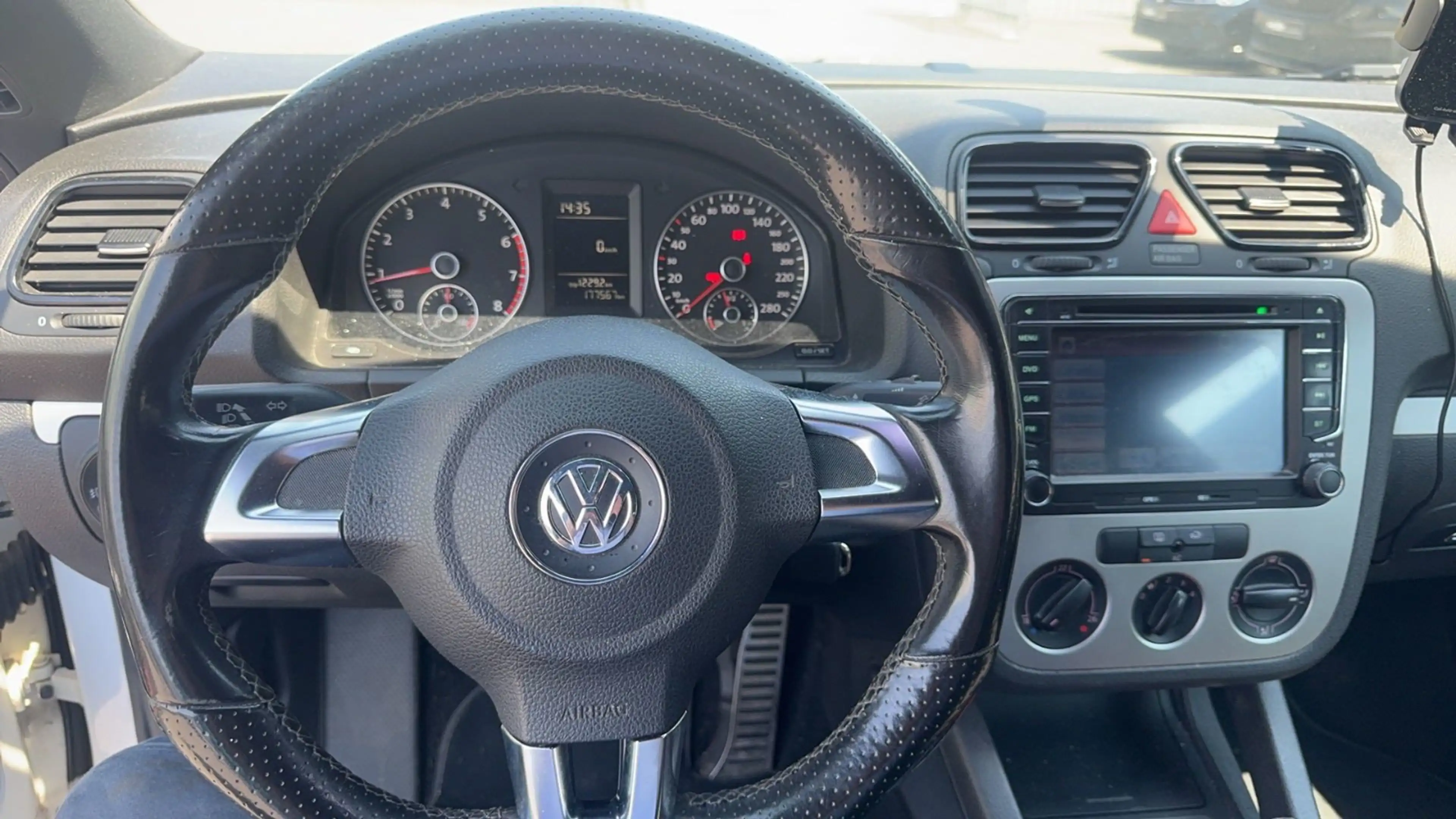 Volkswagen Scirocco 2.0 TSI Highline — photo 9