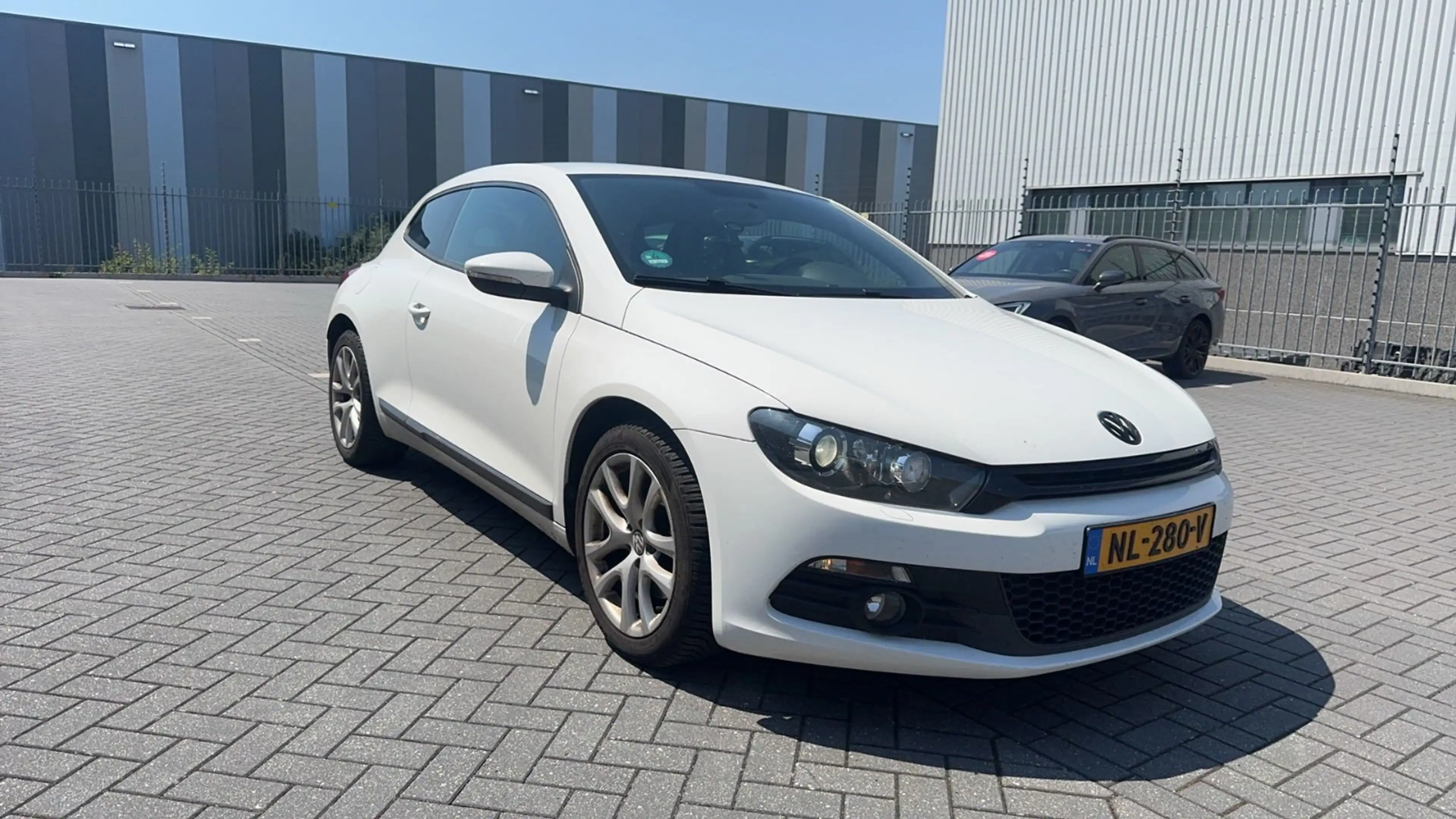 Volkswagen Scirocco 2.0 TSI Highline — photo 11