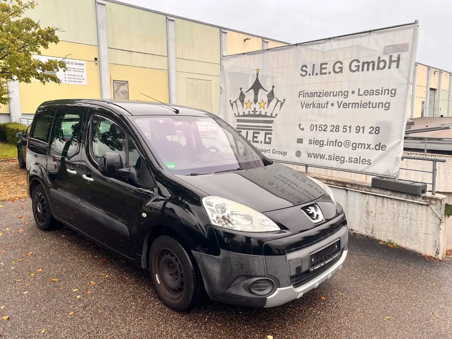 Peugeot Partner Tepee HDI FAP 110 Family Noir - 1