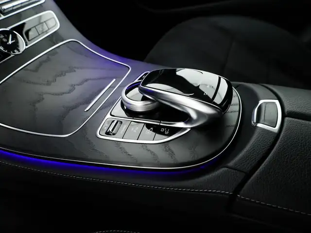 Mercedes-Benz E-Class view 19