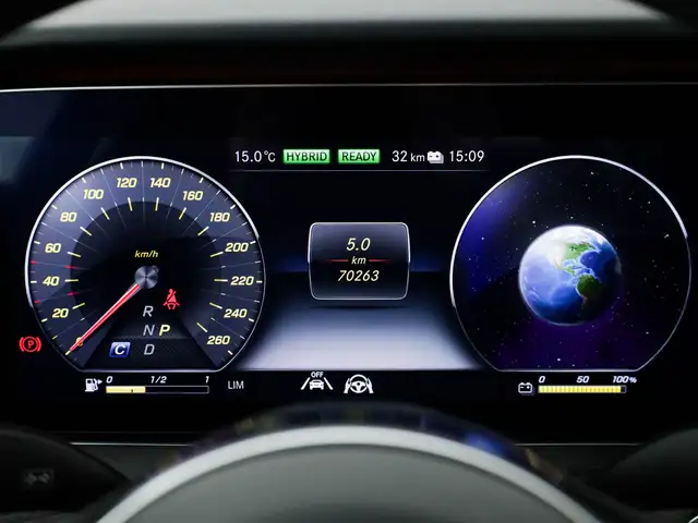 Mercedes-Benz E-Class view 15