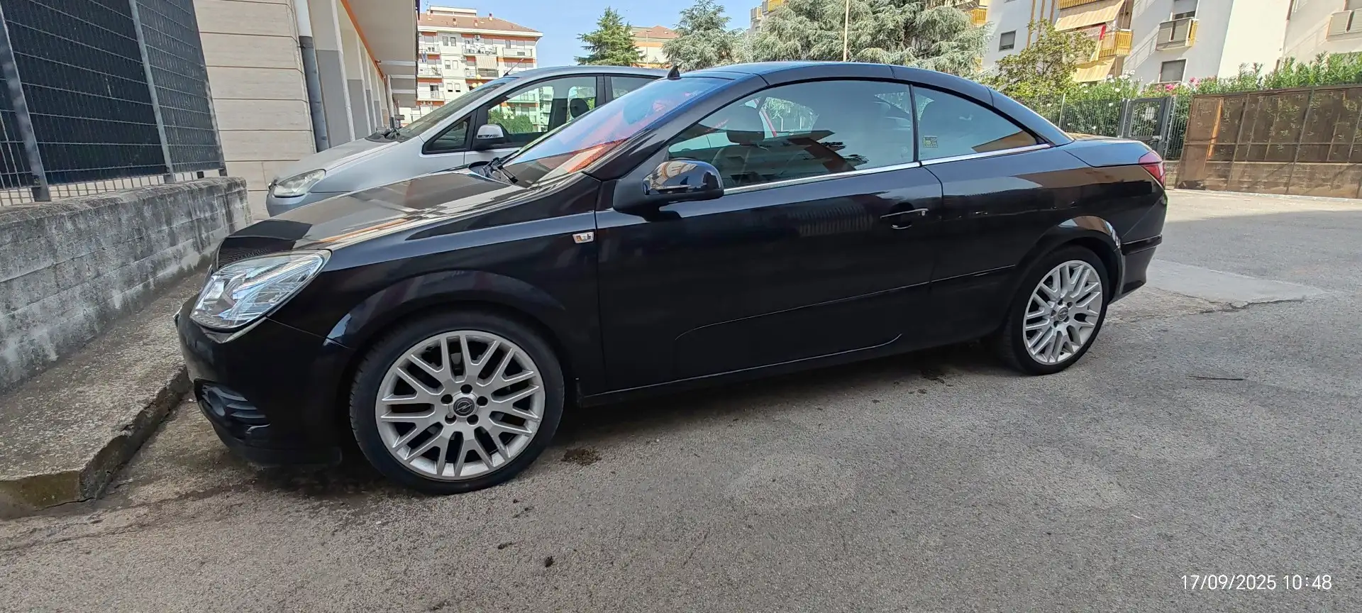 Opel Astra Twintop 1.9 cdti Enjoy 6m - 1