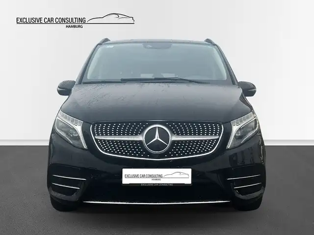 Mercedes-Benz 250 view 2