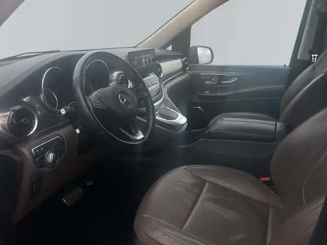 Mercedes-Benz 250 view 8