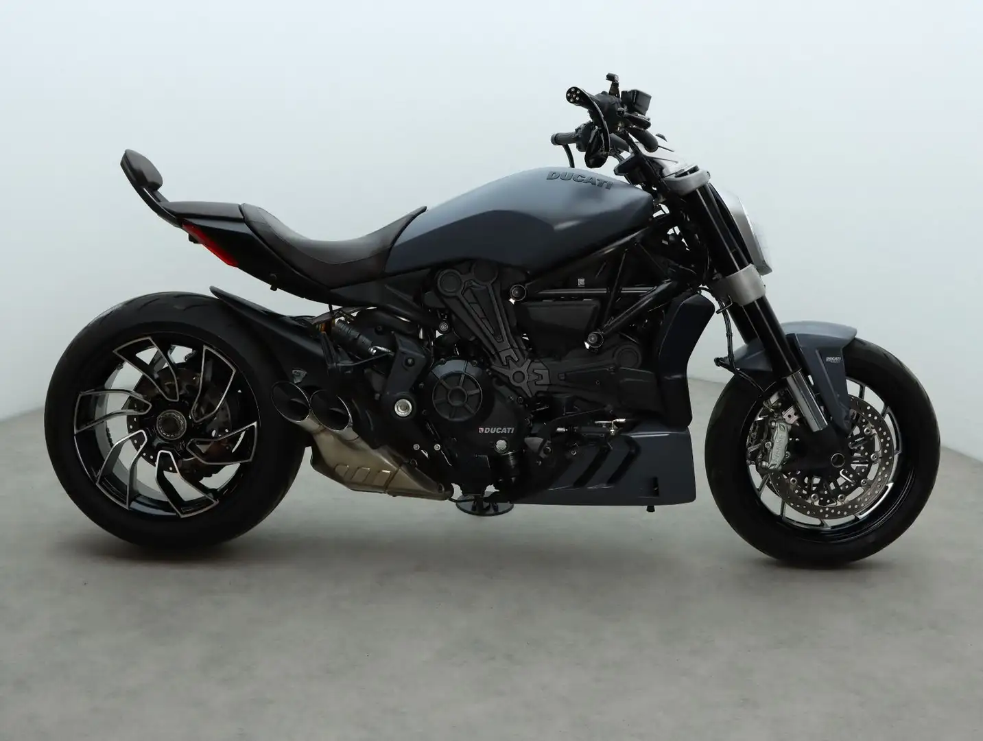 Ducati XDiavel 2. Hand| S-Felgen| Seitl. KZ-Halter Gris - 1