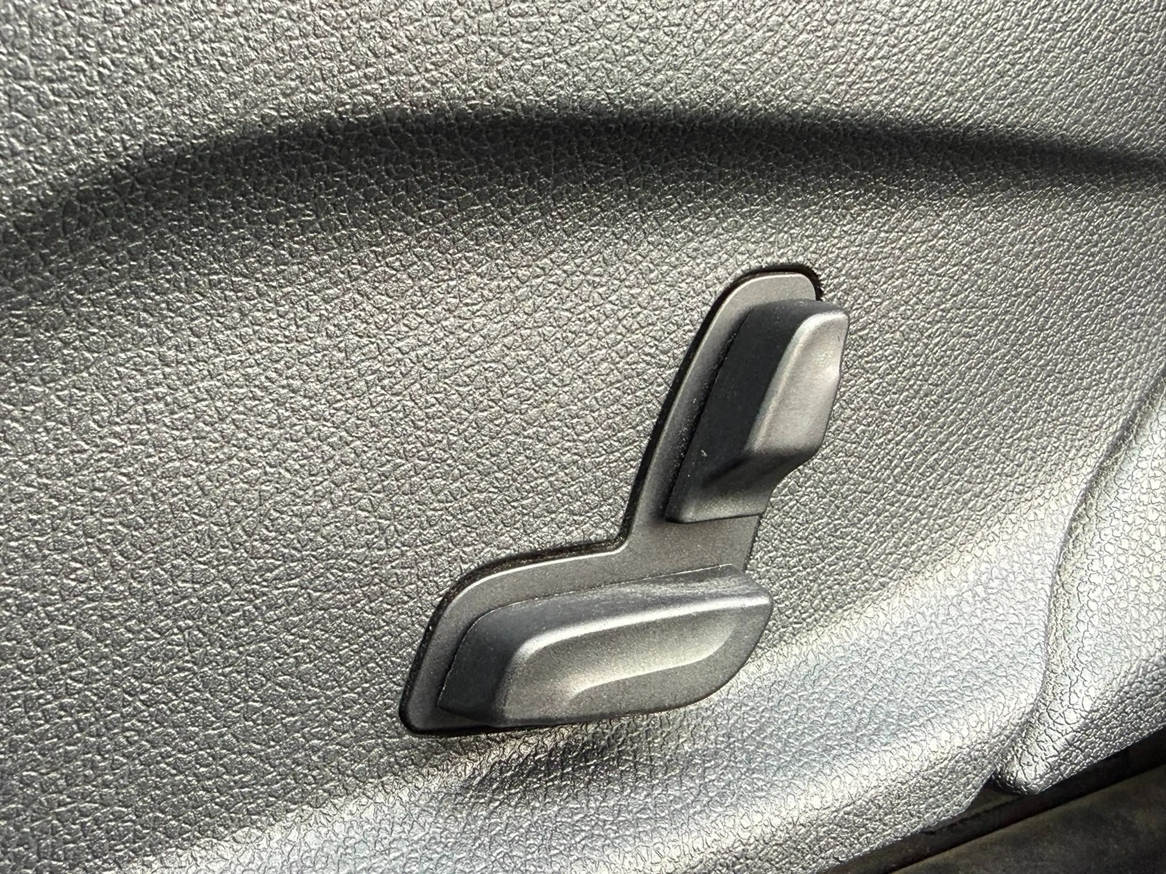 Mercedes-Benz GLC 250 4MATIC / TREKHAAK / ZETELVERWARMING / LEDER / NAVI — photo 9