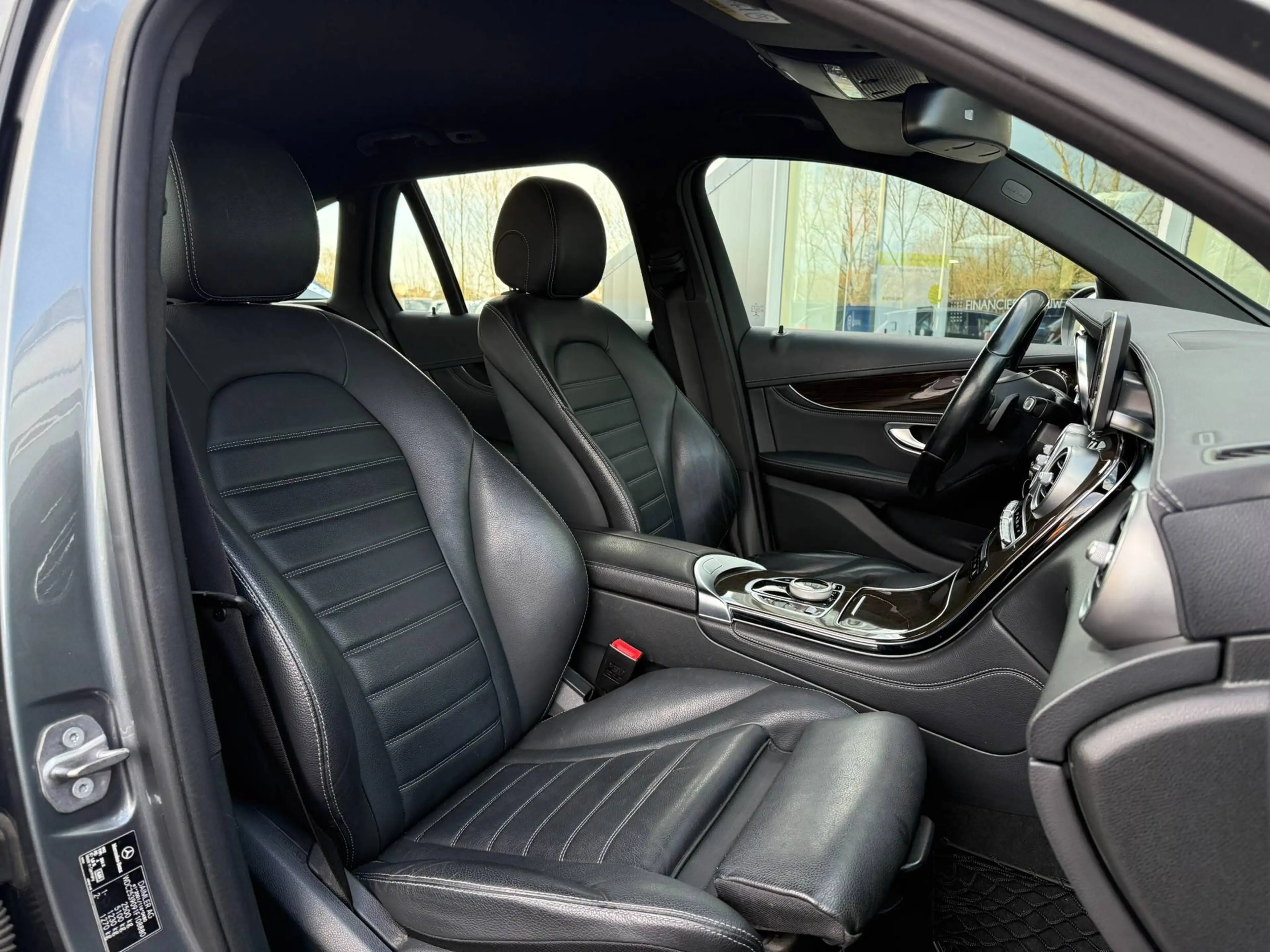 Mercedes-Benz GLC 250 4MATIC / TREKHAAK / ZETELVERWARMING / LEDER / NAVI — photo 14
