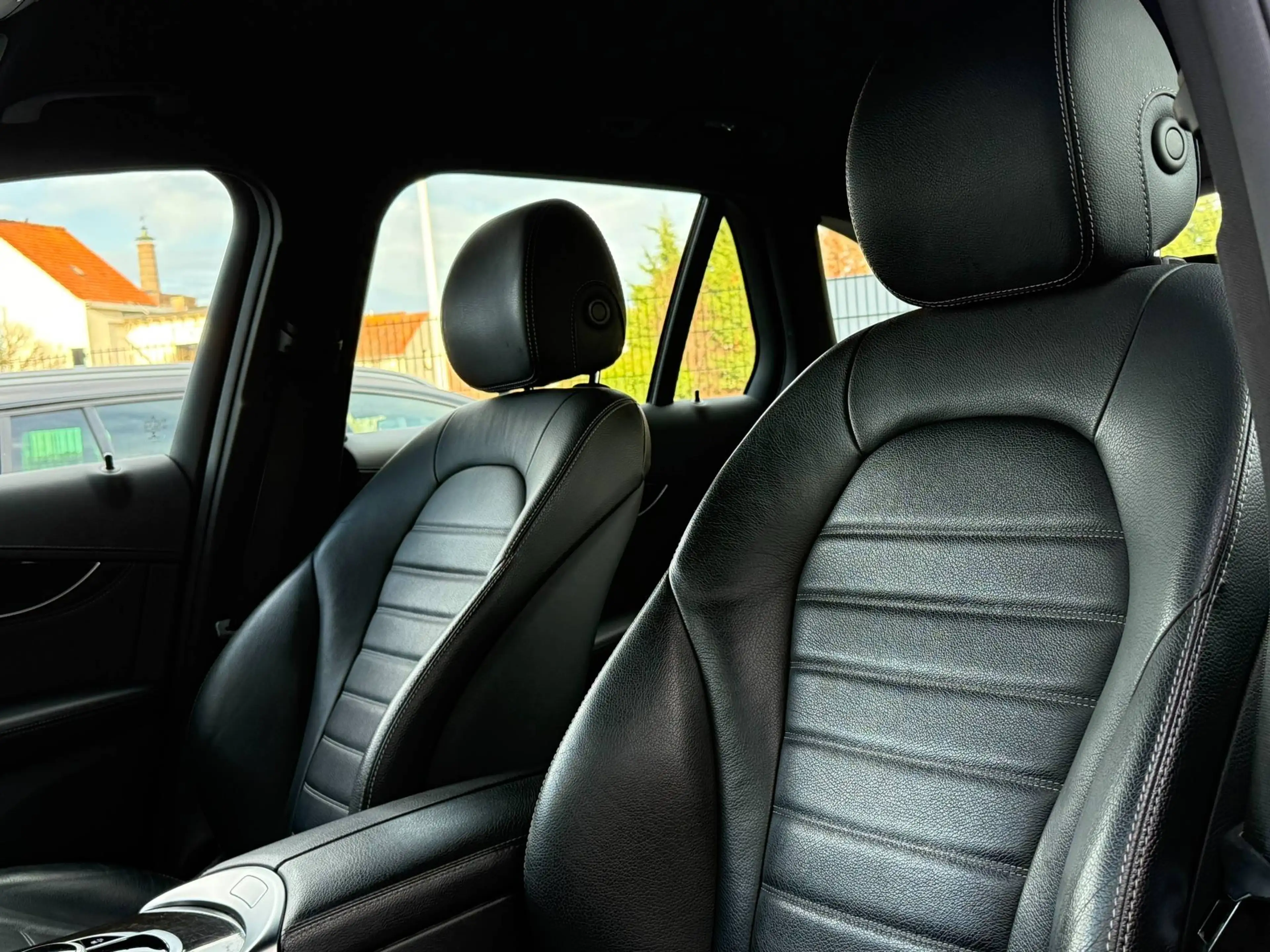 Mercedes-Benz GLC 250 4MATIC / TREKHAAK / ZETELVERWARMING / LEDER / NAVI — photo 8