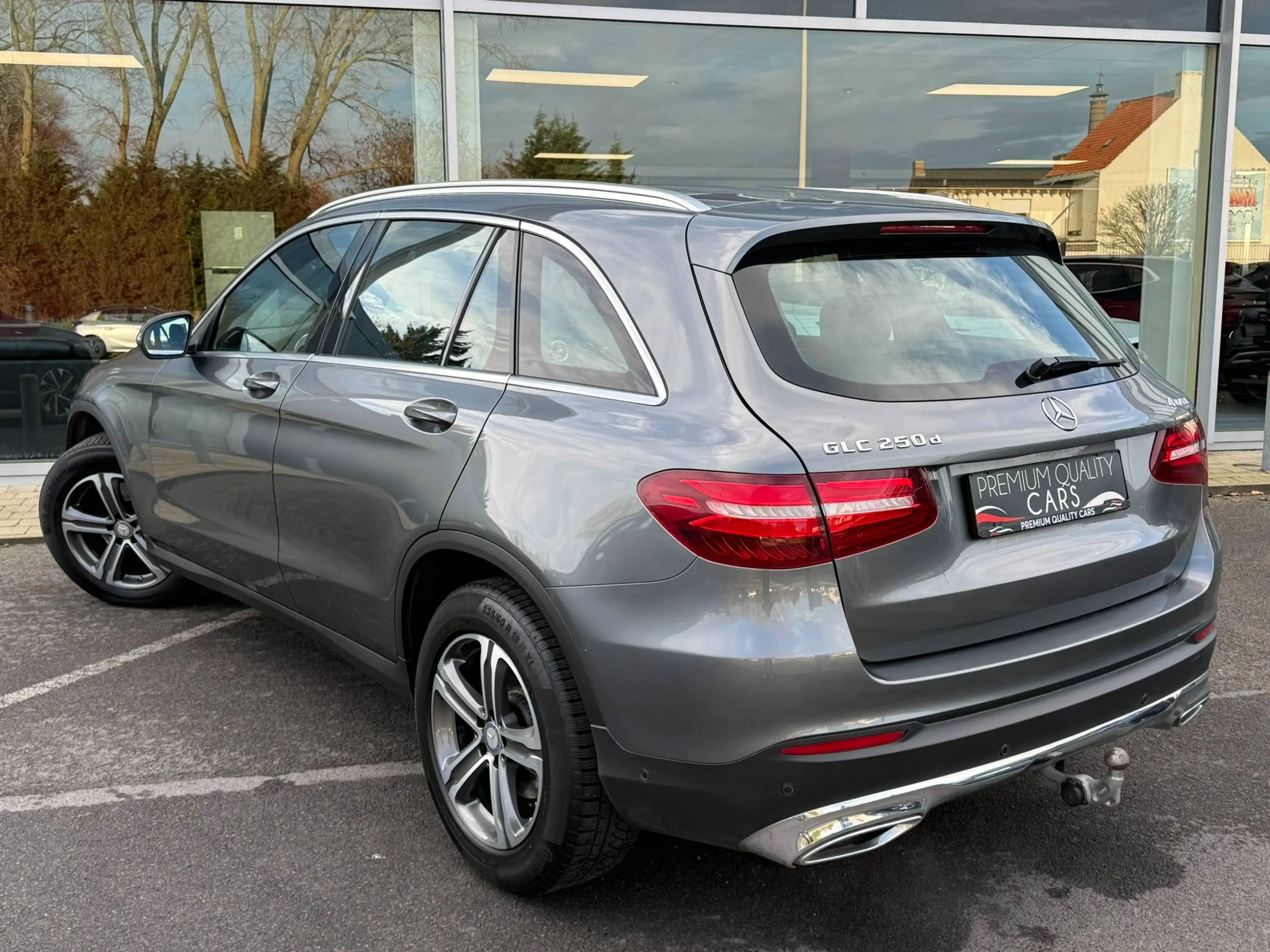 Mercedes-Benz GLC 250 4MATIC / TREKHAAK / ZETELVERWARMING / LEDER / NAVI — photo 4