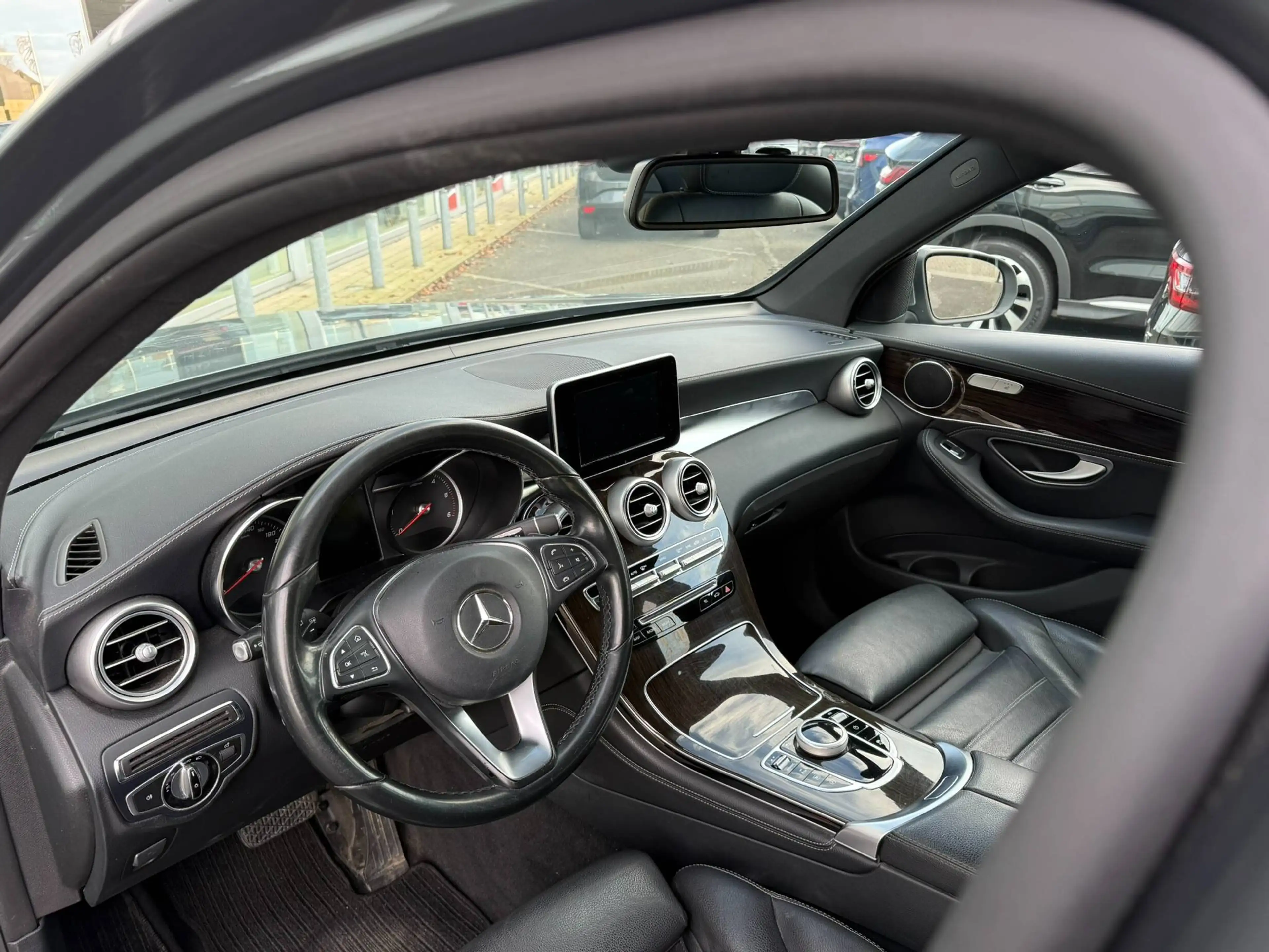 Mercedes-Benz GLC 250 4MATIC / TREKHAAK / ZETELVERWARMING / LEDER / NAVI — photo 11