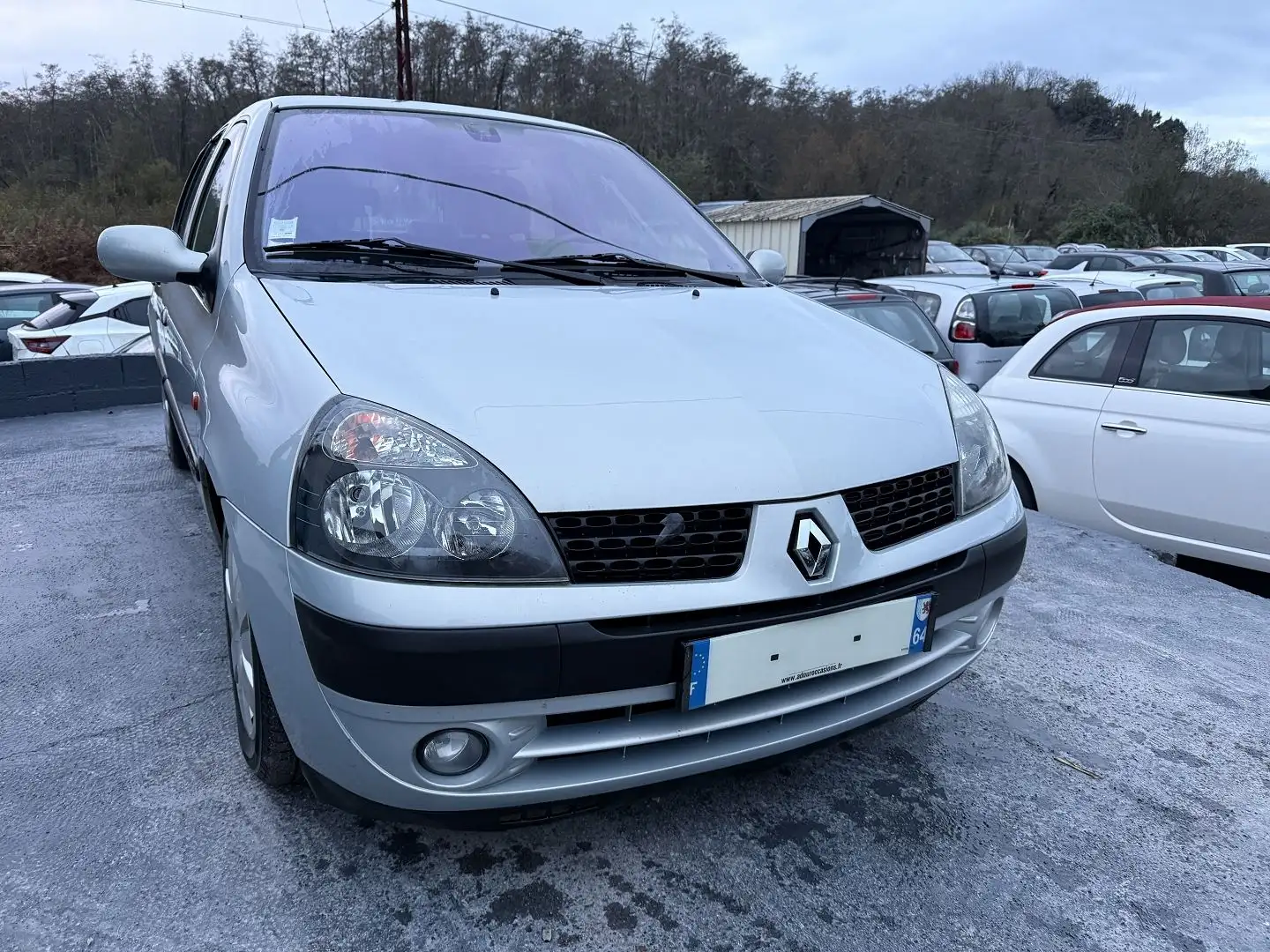 Renault Clio 1.4 16V 98CH EXPRESSION BVA 5P Gris - 1