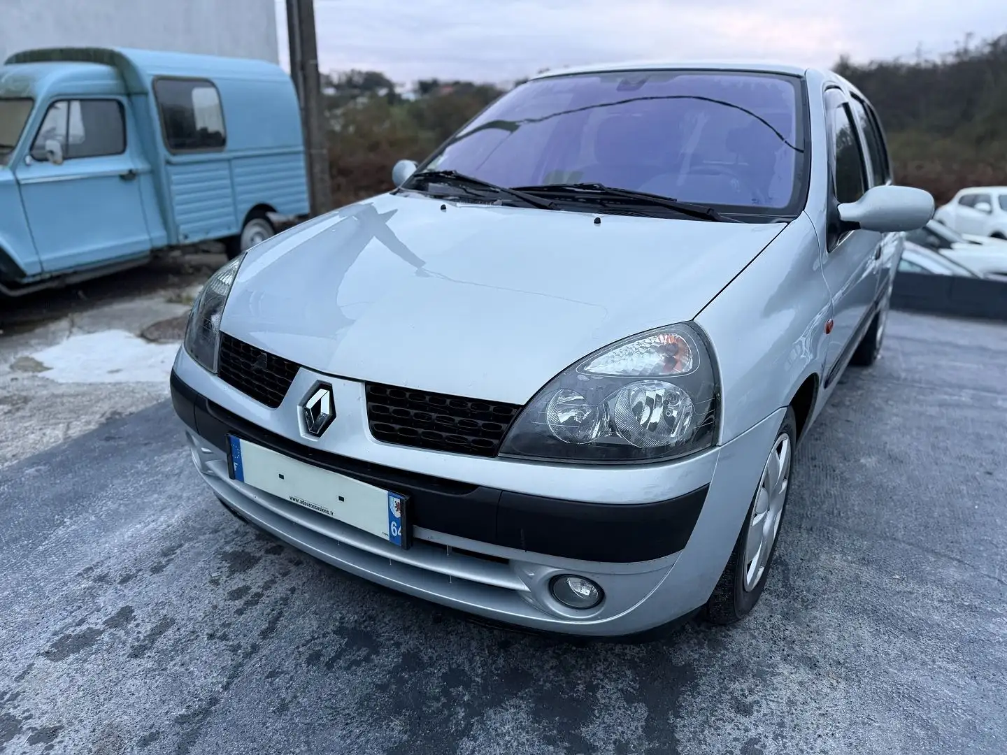 Renault Clio 1.4 16V 98CH EXPRESSION BVA 5P Gris - 2