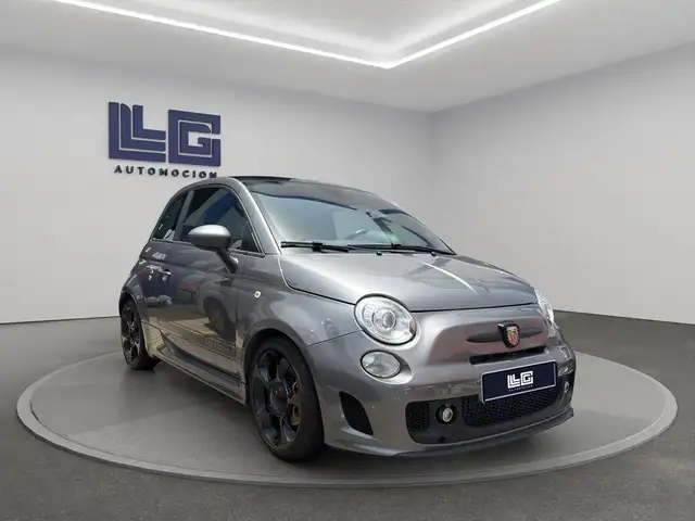 Abarth 595 view 3