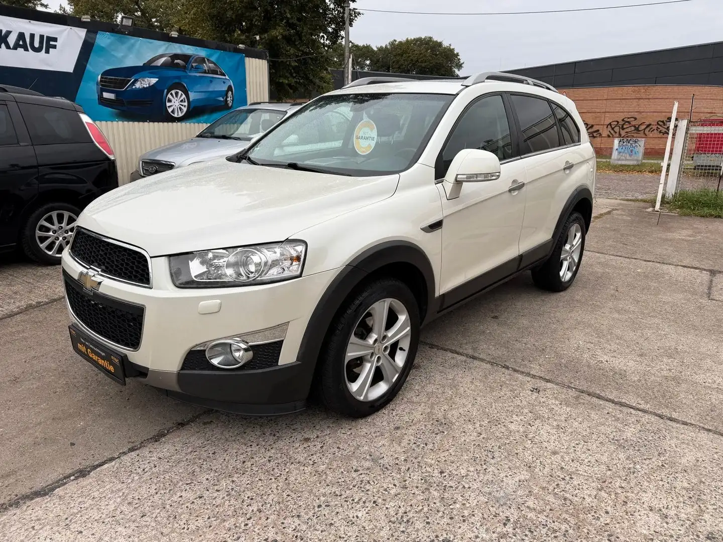 Chevrolet Captiva 2.2 D LTZ 4WD*7 SITZE*TUV NEU*LEDER* Weiß - 1