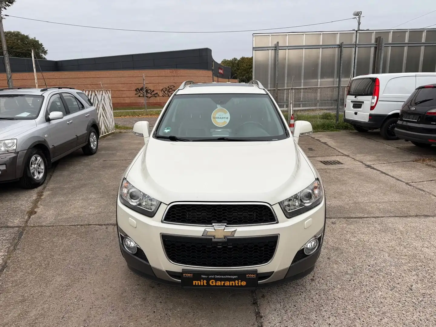 Chevrolet Captiva 2.2 D LTZ 4WD*7 SITZE*TUV NEU*LEDER* Weiß - 2