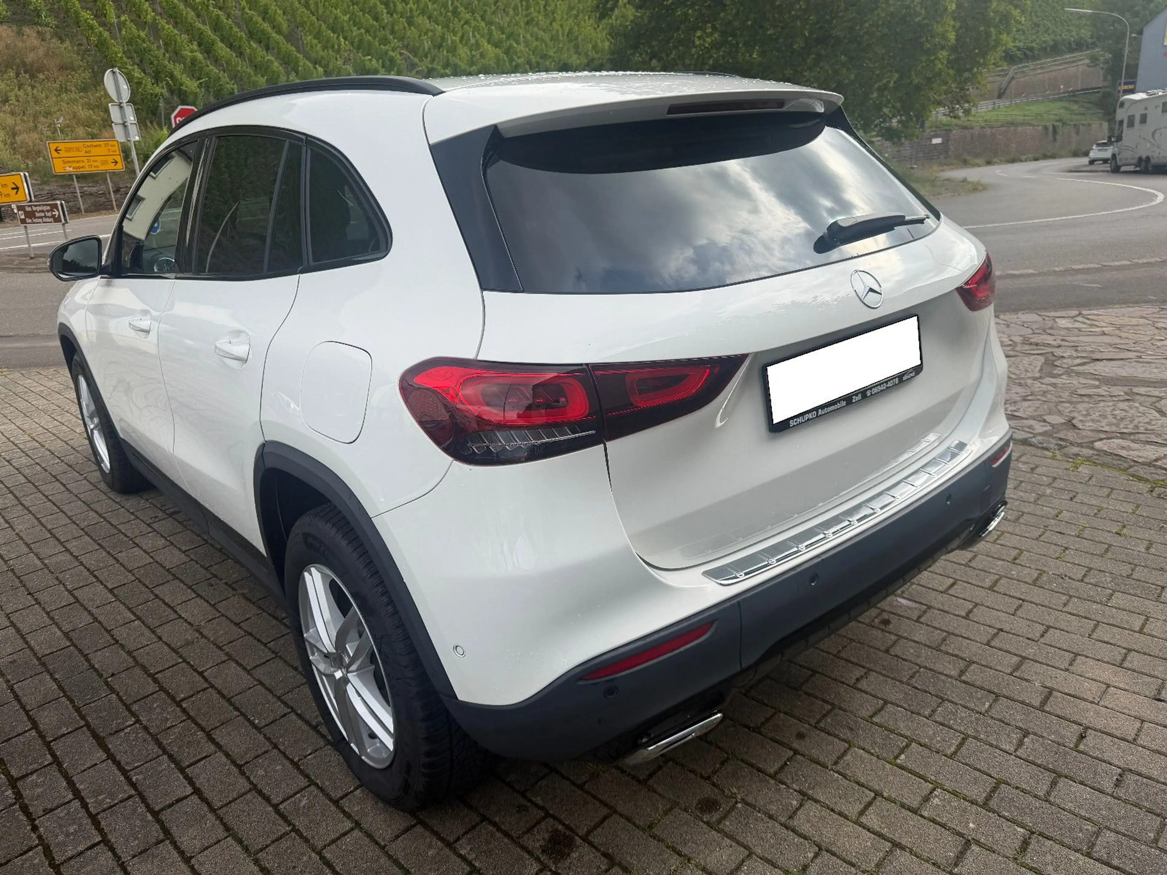 Mercedes-Benz GLA 180 Progressive aus Rentnerhand — photo 7
