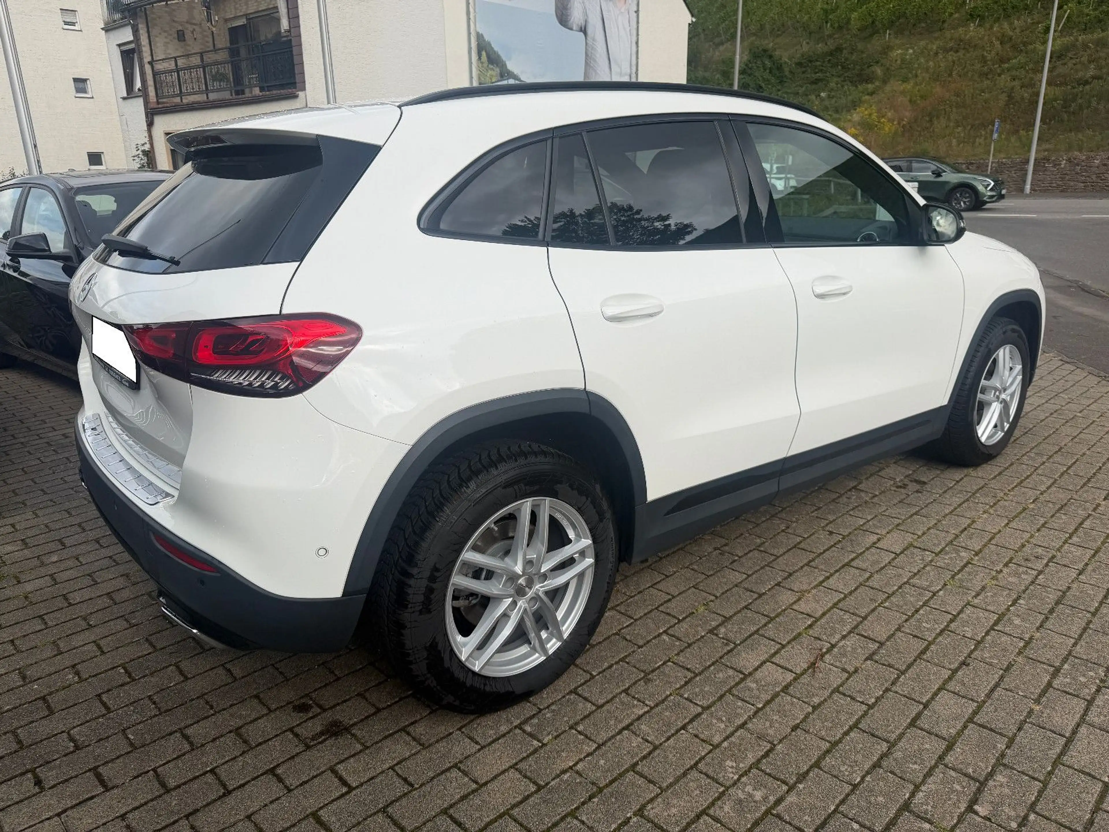 Mercedes-Benz GLA 180 Progressive aus Rentnerhand — photo 5