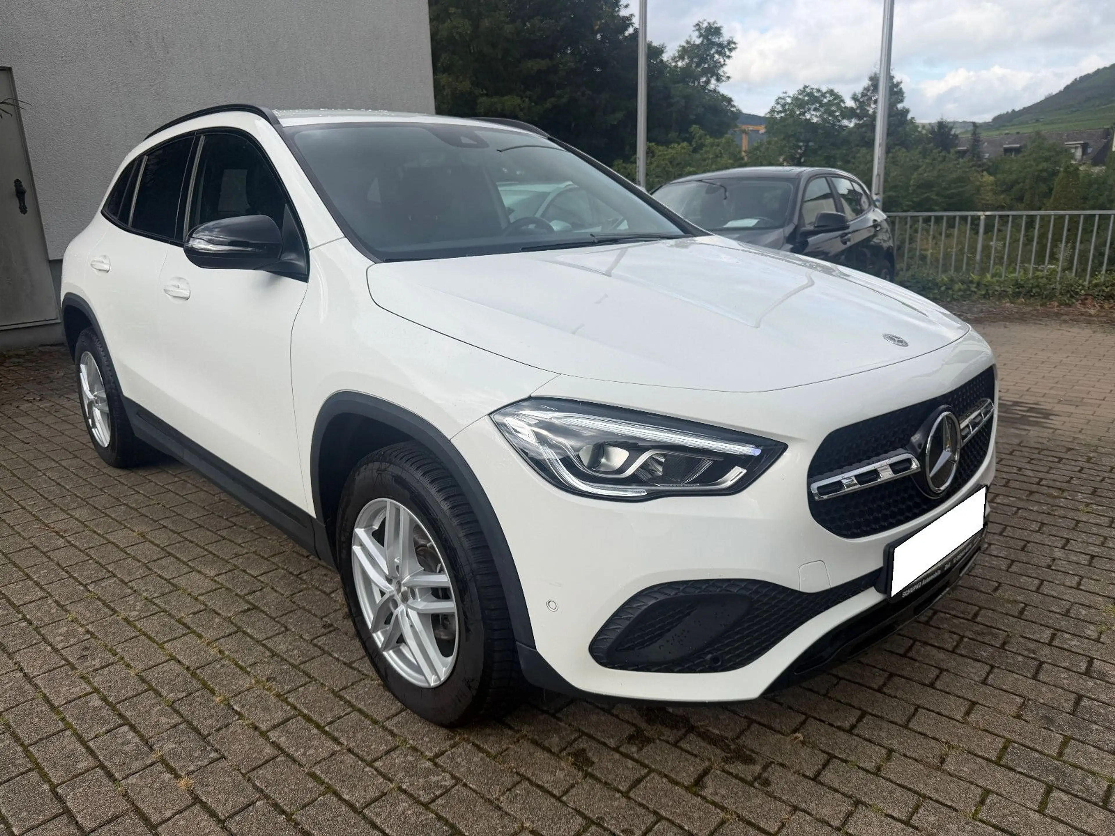 Mercedes-Benz GLA 180 Progressive aus Rentnerhand — photo 3