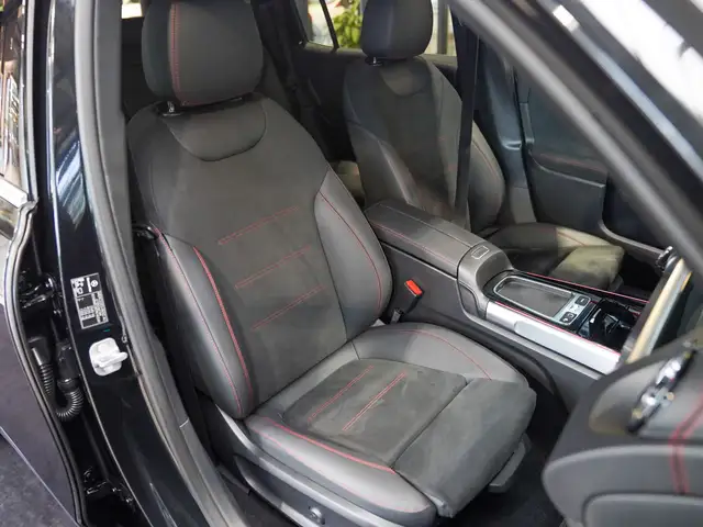 Mercedes-Benz EQB view 9