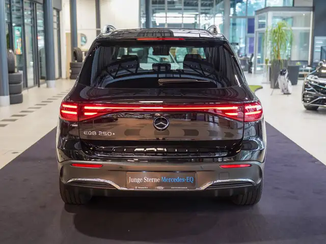 Mercedes-Benz EQB view 4