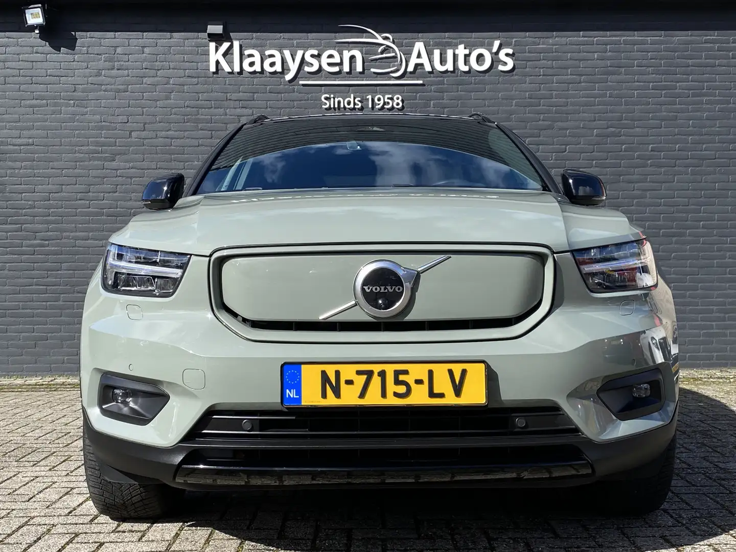 Volvo XC40 Recharge P8 AWD 408 pk Twin Pro | 1e eigenaar | de Grün - 2