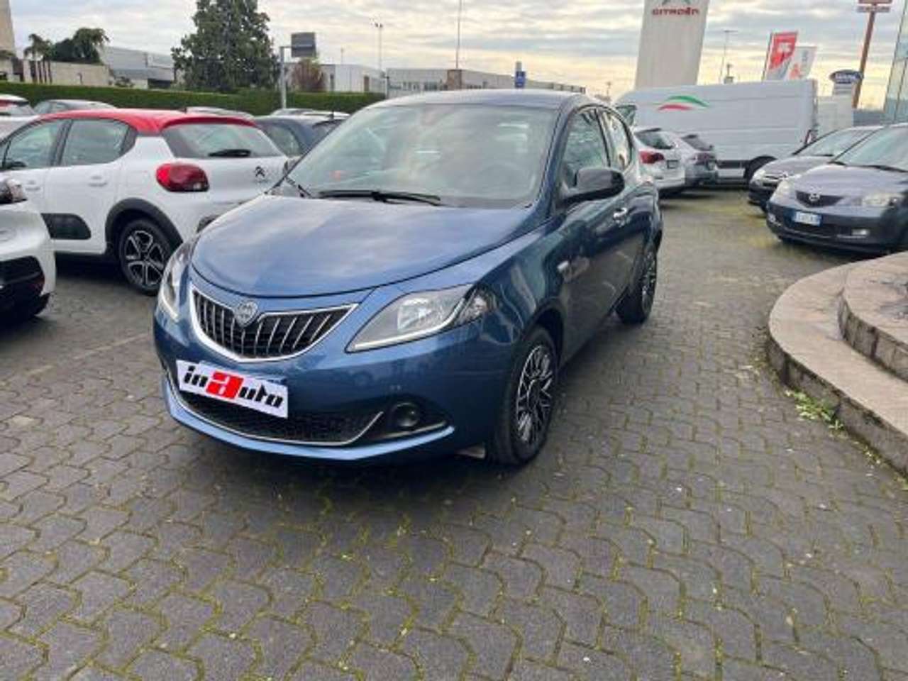 Lancia Ypsilon 1.0 FireFly 5 porte S&S Hybrid Platino