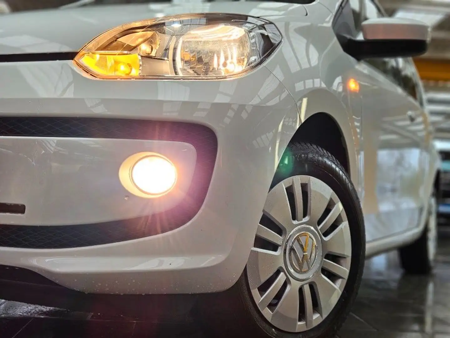 Volkswagen up! move up!*SHZ*PDC*Klima*GJ-Räder*wenig KM* Weiß - 2