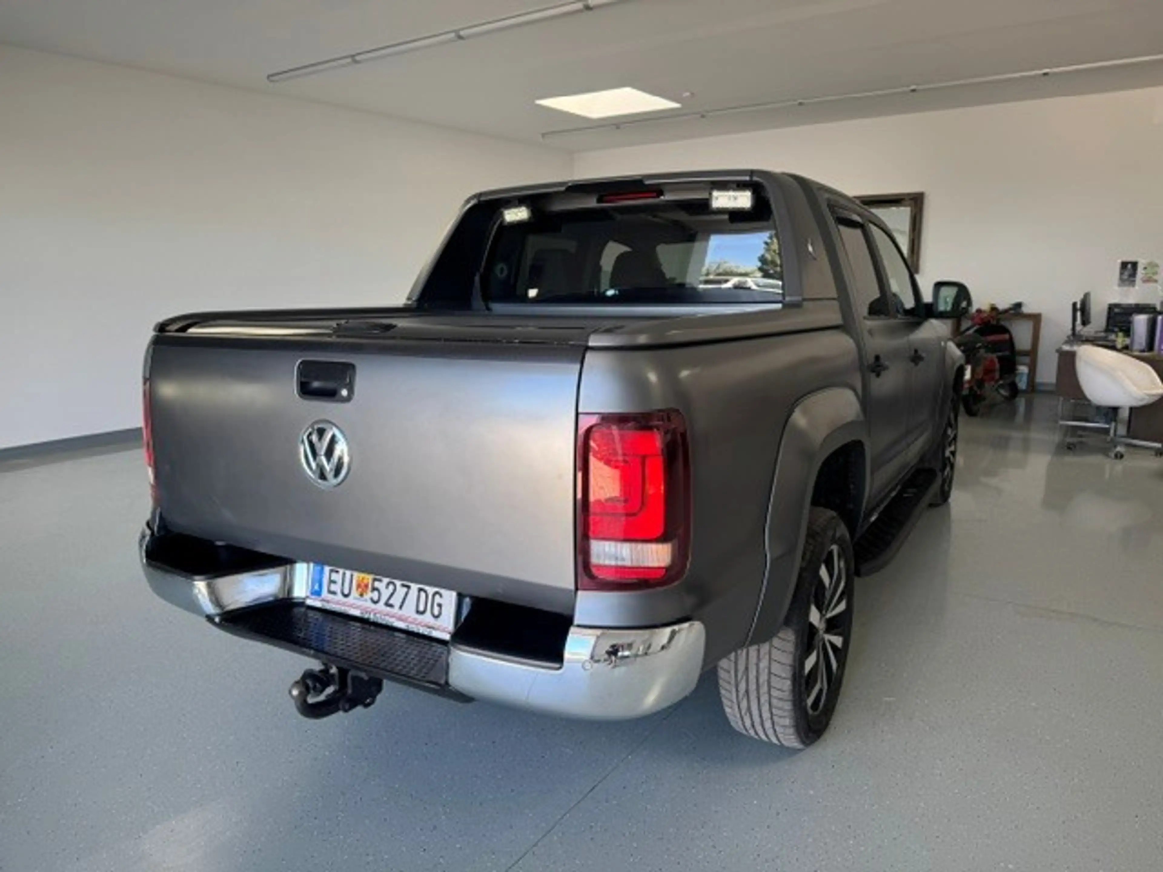 Volkswagen Amarok Aventura 4Motion DoubleCab — photo 9