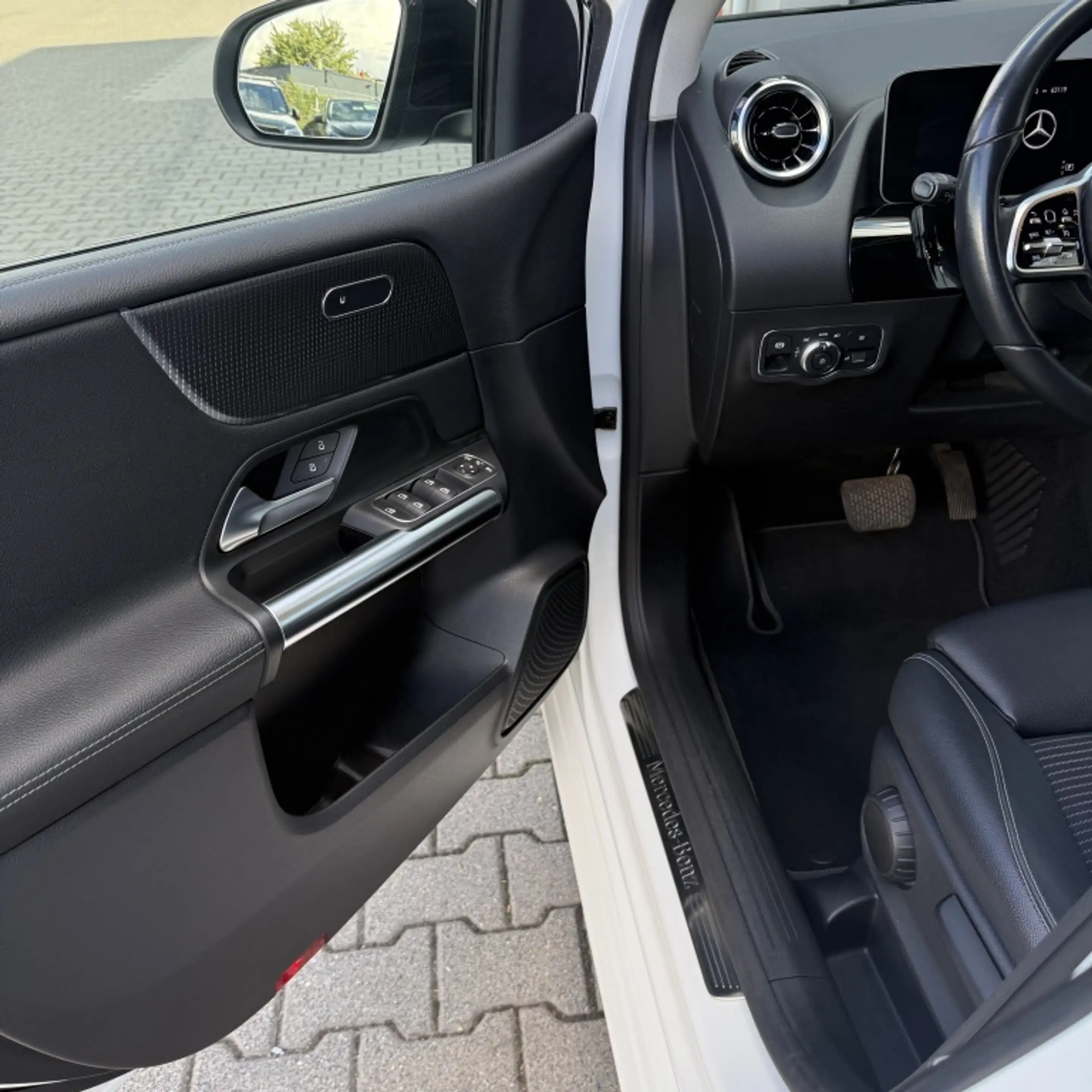 Mercedes-Benz B 220 *LED, Navi, Camera* 4M. Premium Plus — photo 14