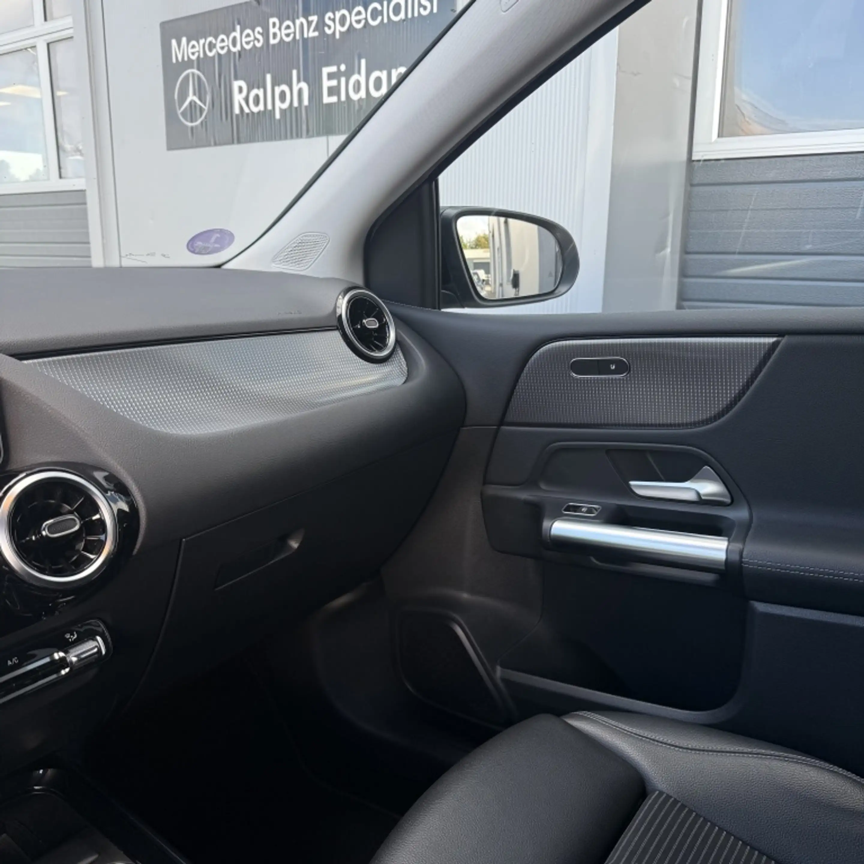 Mercedes-Benz B 220 *LED, Navi, Camera* 4M. Premium Plus — photo 13