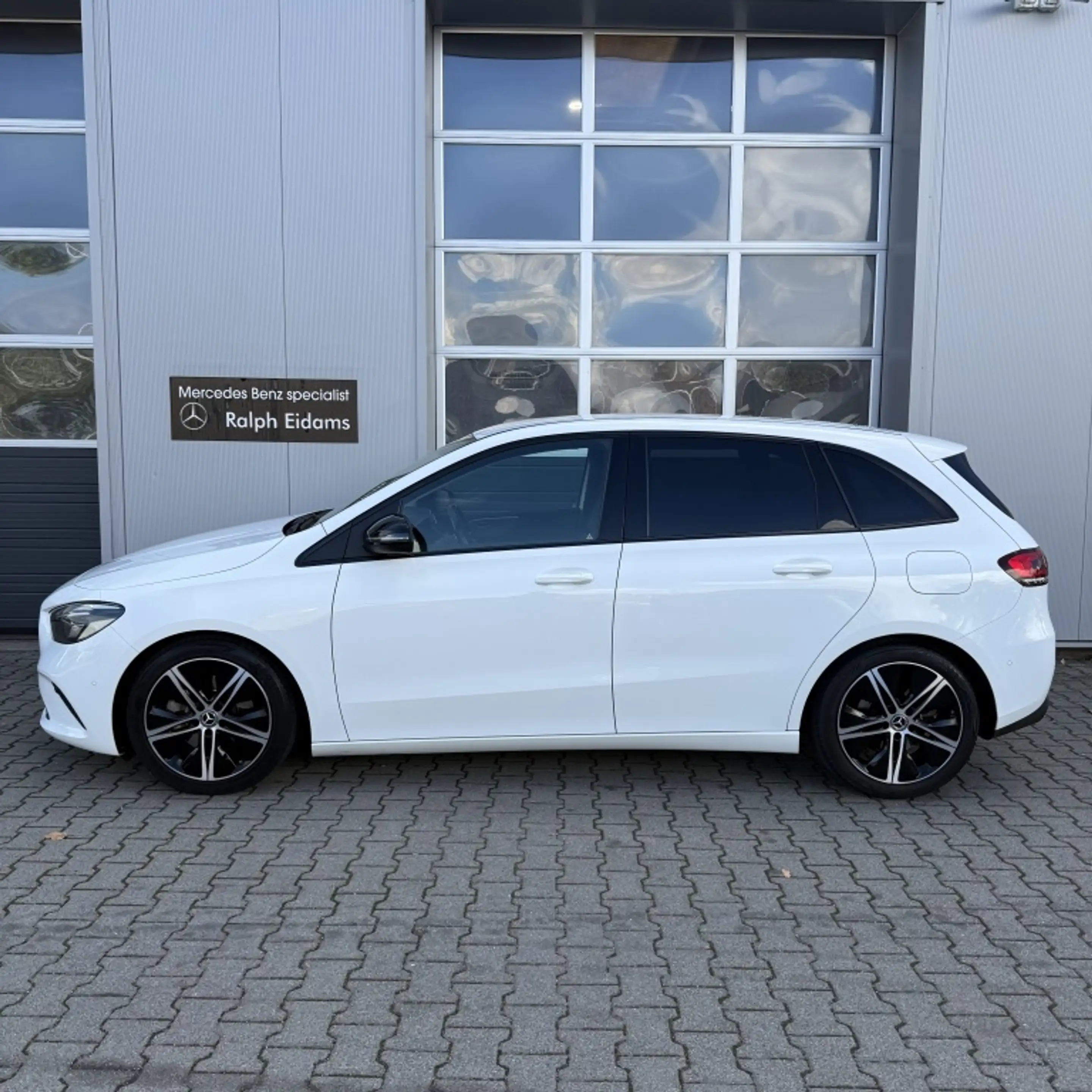 Mercedes-Benz B 220 *LED, Navi, Camera* 4M. Premium Plus — photo 2