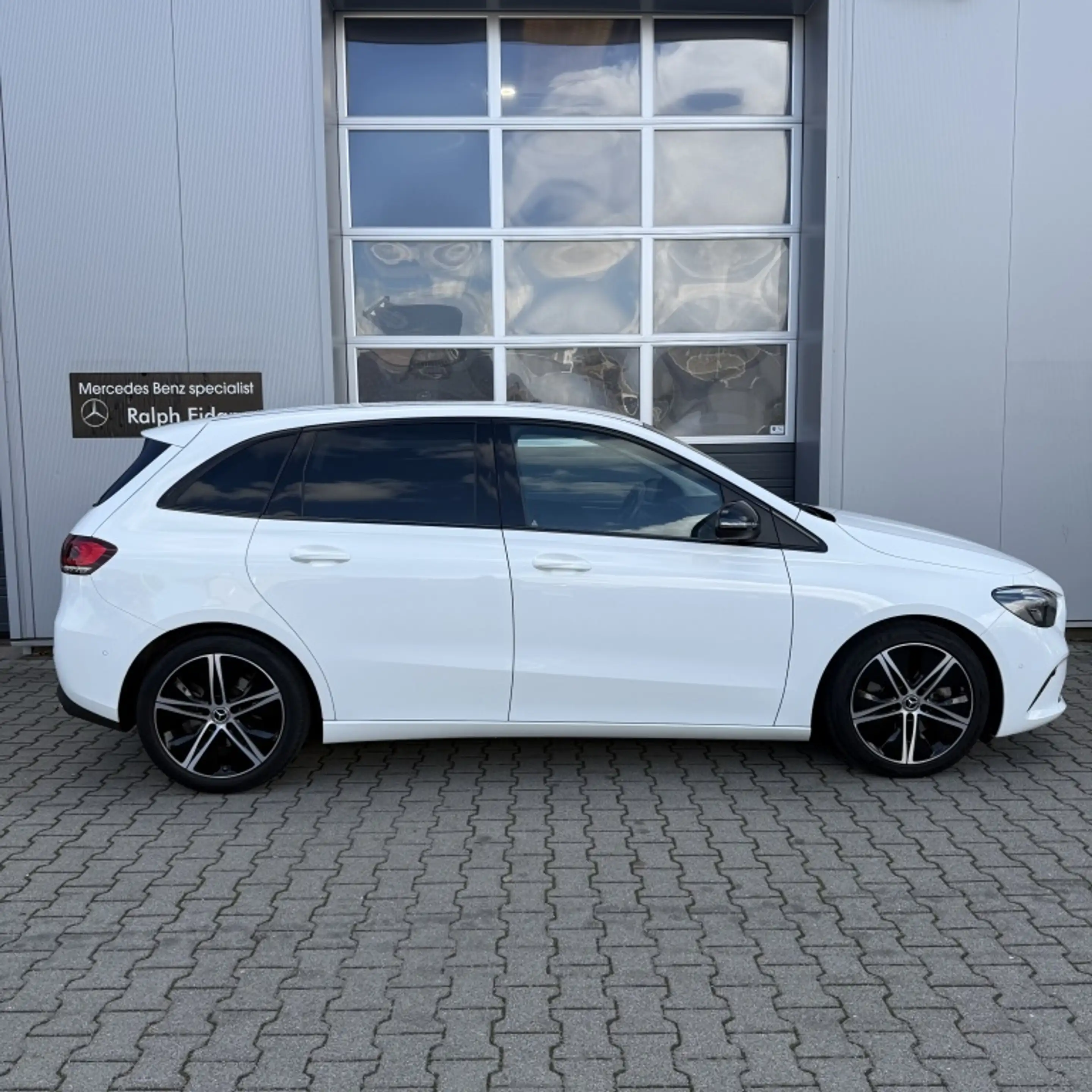 Mercedes-Benz B 220 *LED, Navi, Camera* 4M. Premium Plus — photo 20
