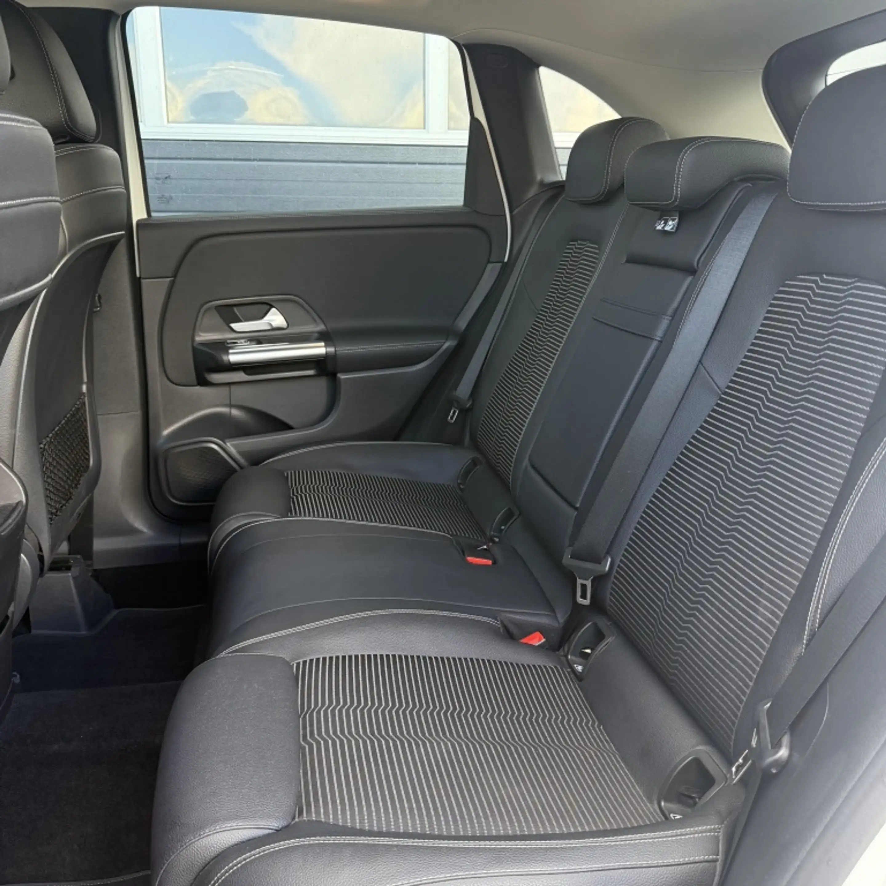 Mercedes-Benz B 220 *LED, Navi, Camera* 4M. Premium Plus — photo 16