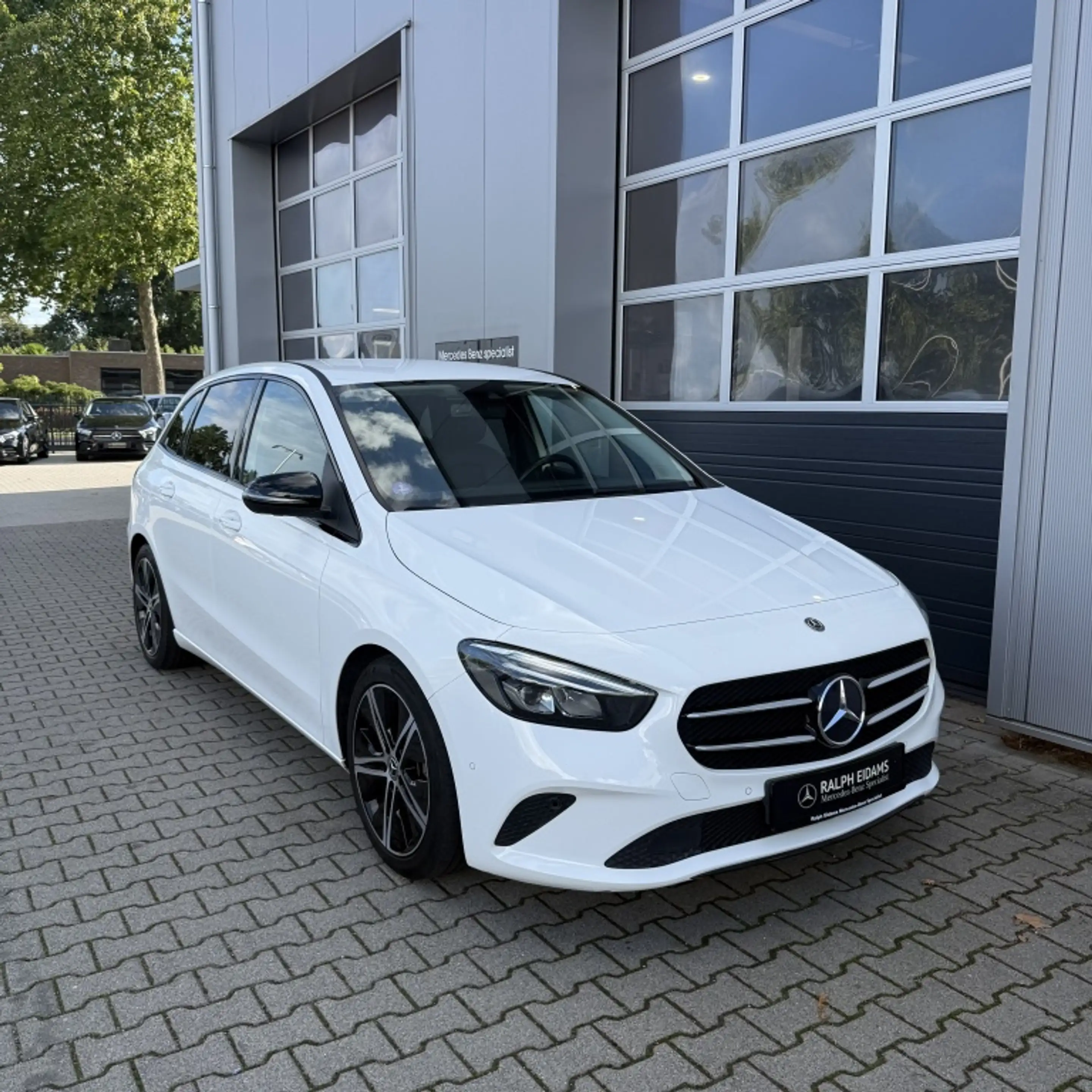 Mercedes-Benz B 220 *LED, Navi, Camera* 4M. Premium Plus — photo 17