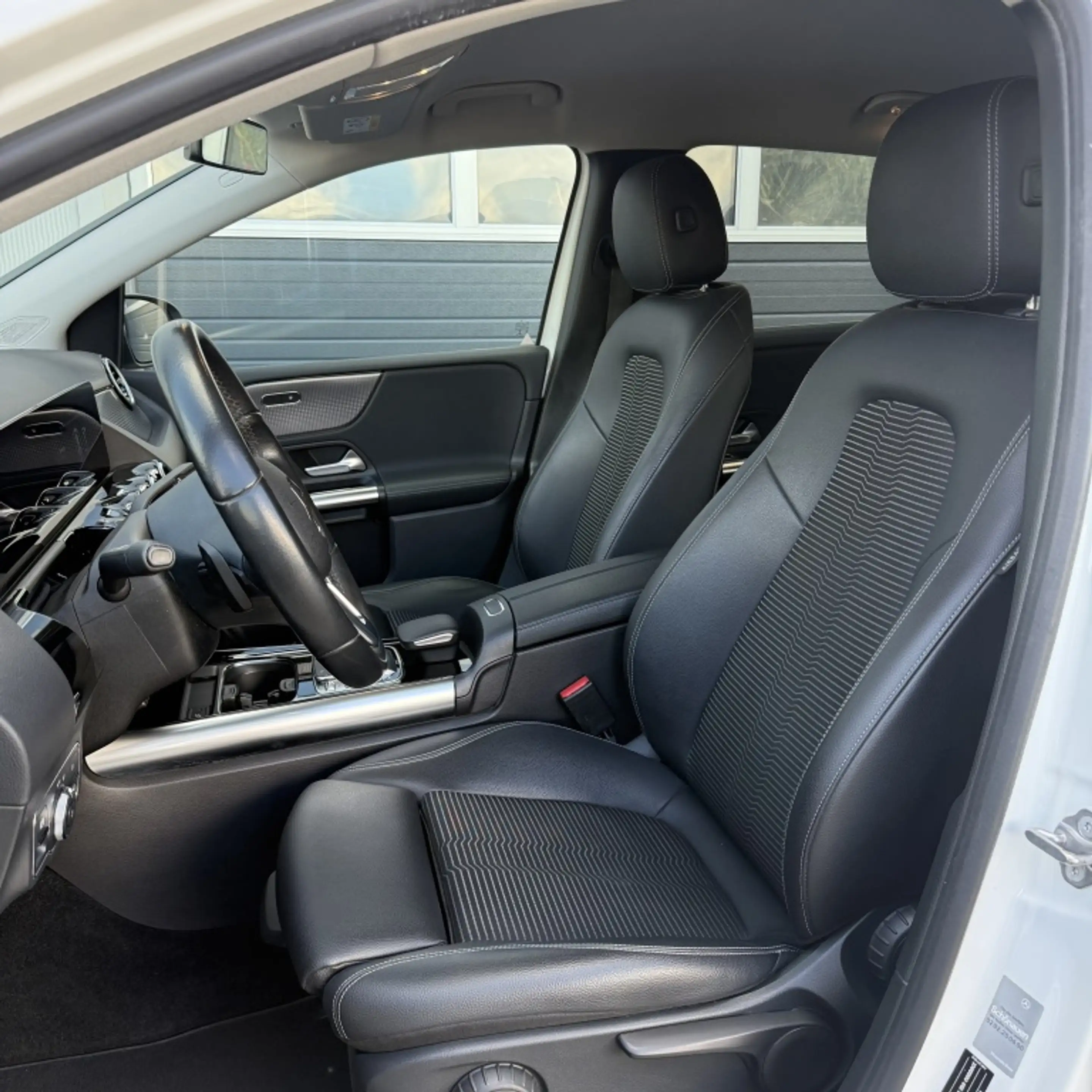 Mercedes-Benz B 220 *LED, Navi, Camera* 4M. Premium Plus — photo 11