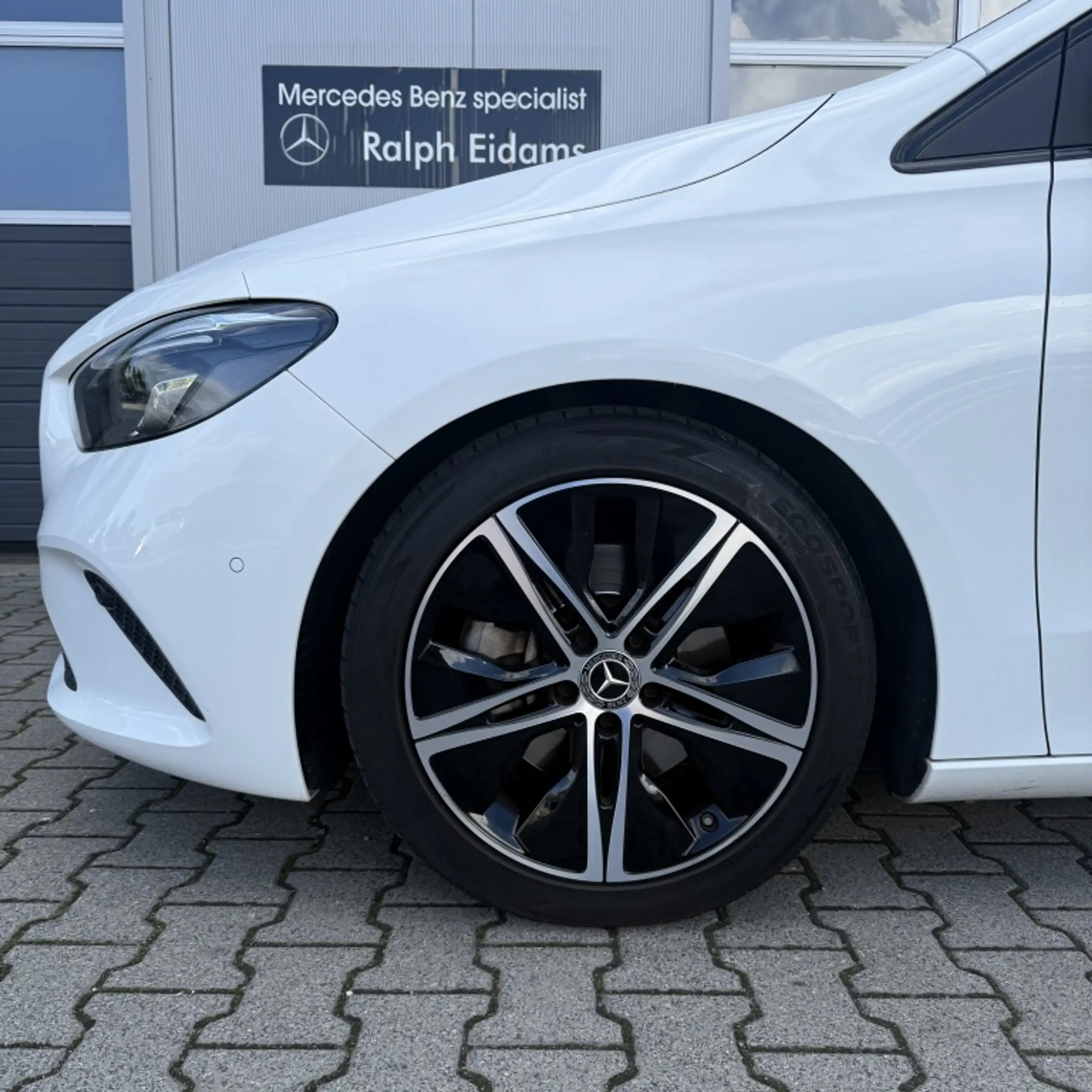 Mercedes-Benz B 220 *LED, Navi, Camera* 4M. Premium Plus — photo 23