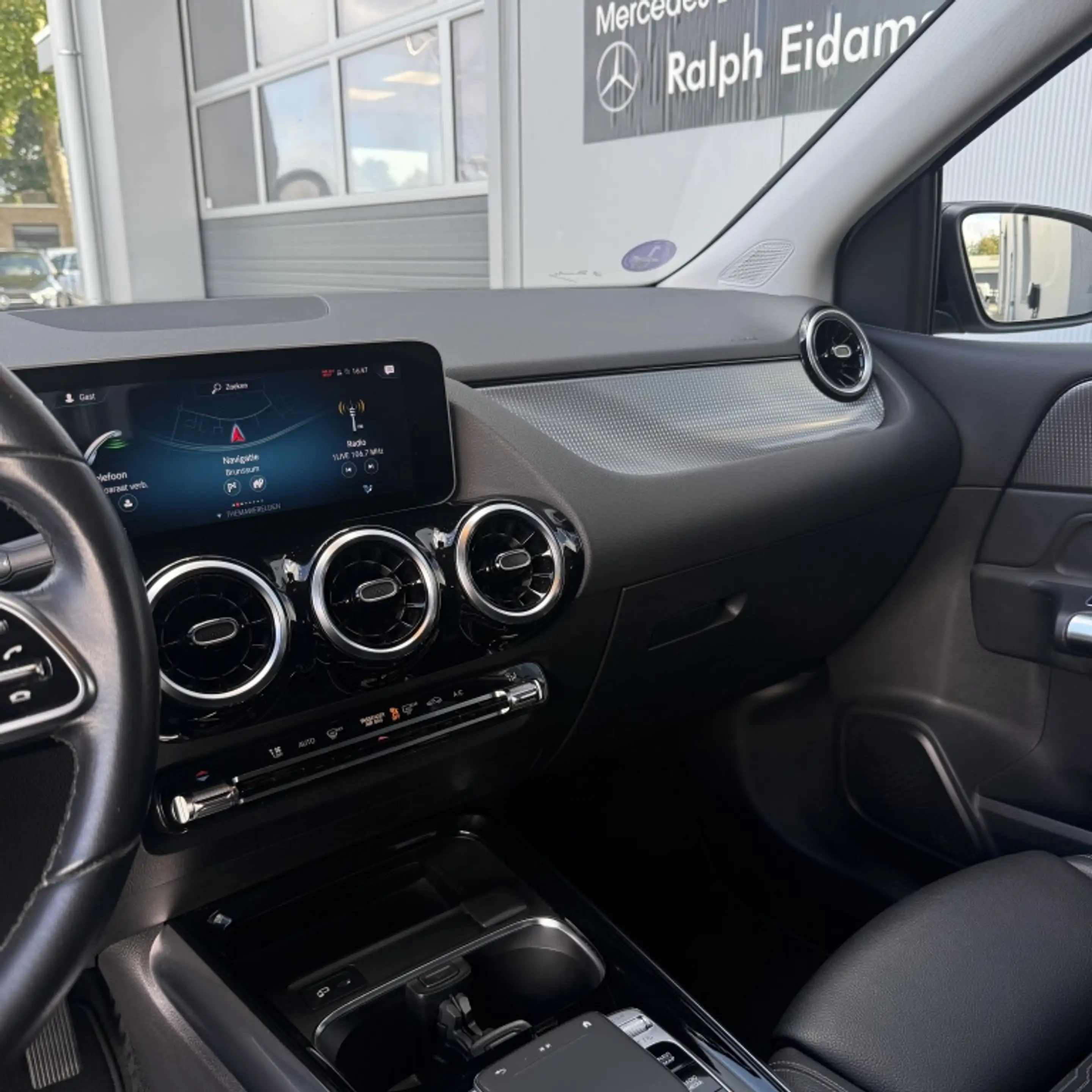 Mercedes-Benz B 220 *LED, Navi, Camera* 4M. Premium Plus — photo 12