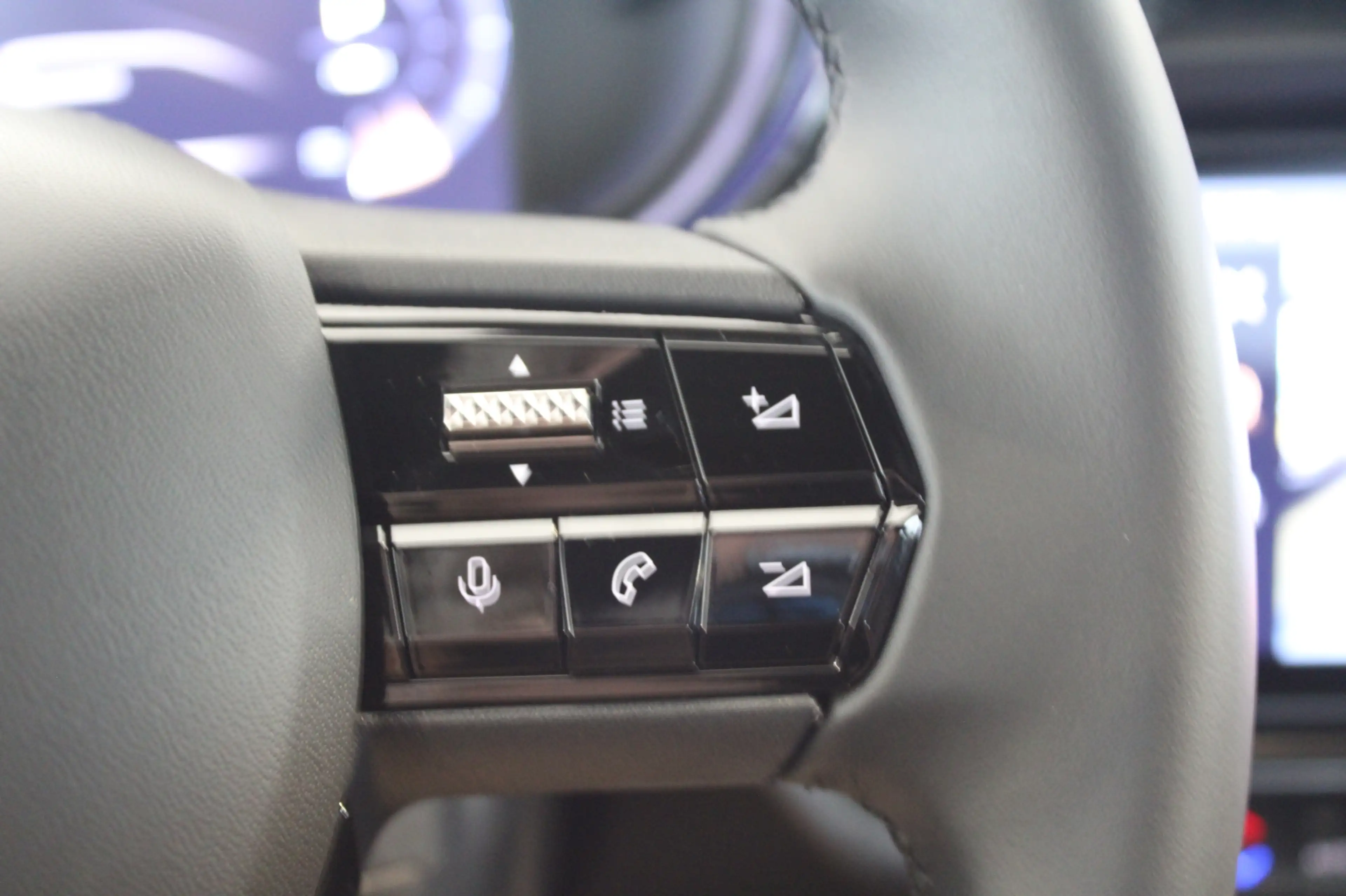 Alfa Romeo Junior Junior Q4 Ibrida 145 TI — photo 12
