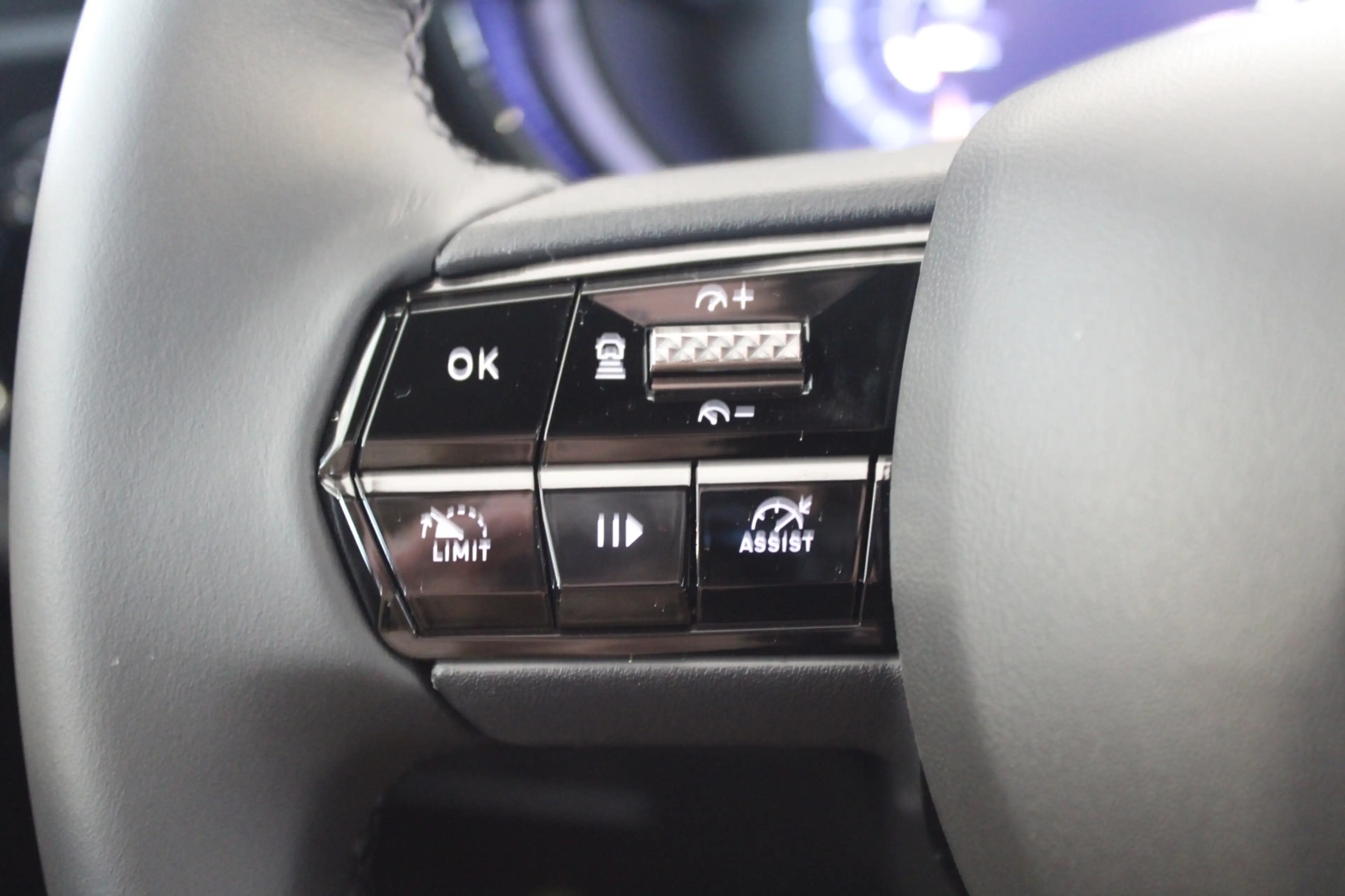 Alfa Romeo Junior Junior Q4 Ibrida 145 TI — photo 11