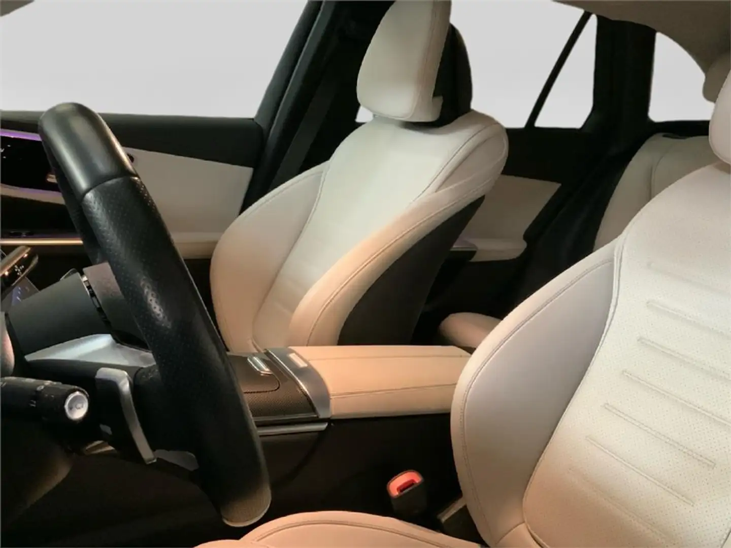 Mercedes-Benz GLC 300 e 4MATIC - 2