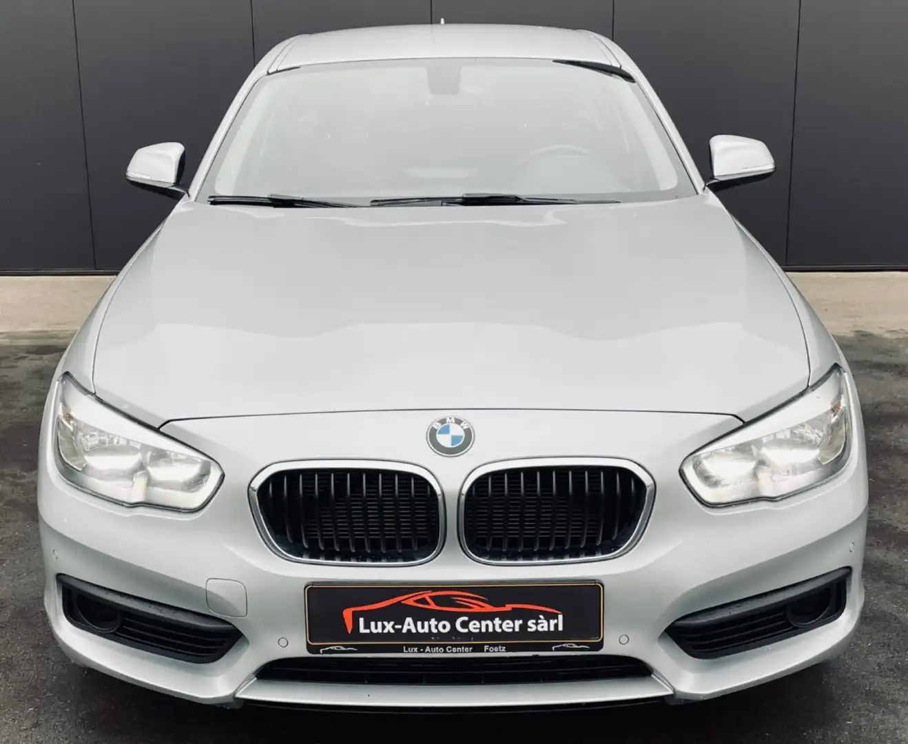 BMW 116 116i Argent - 1