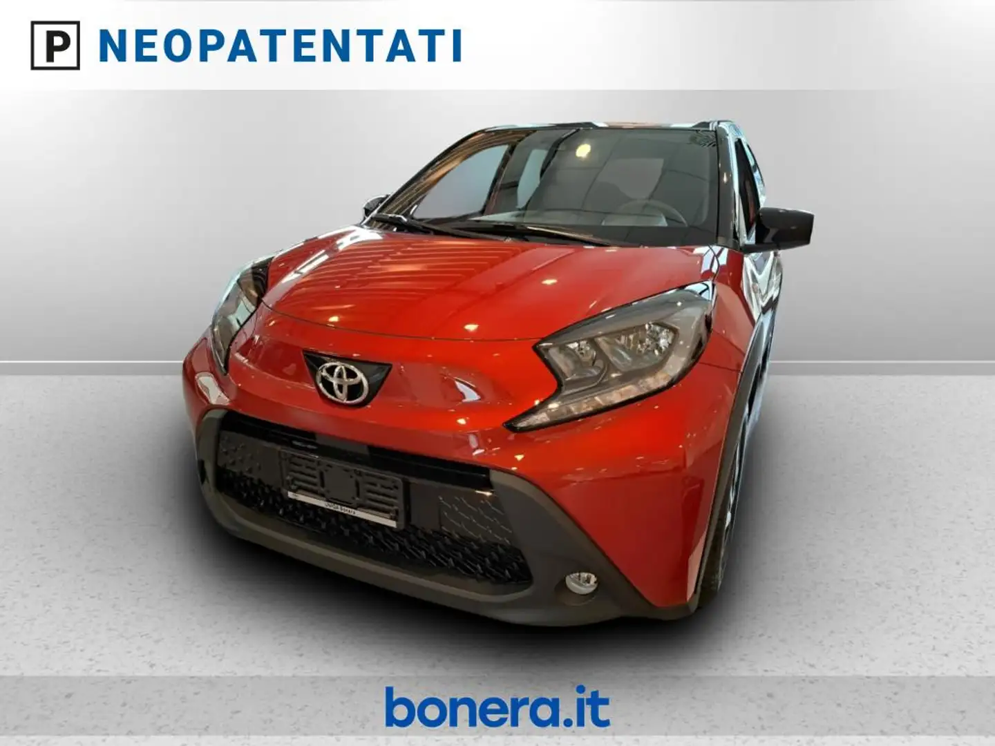 Toyota Aygo X 1.0 Trend 72cv Czerwony - 2