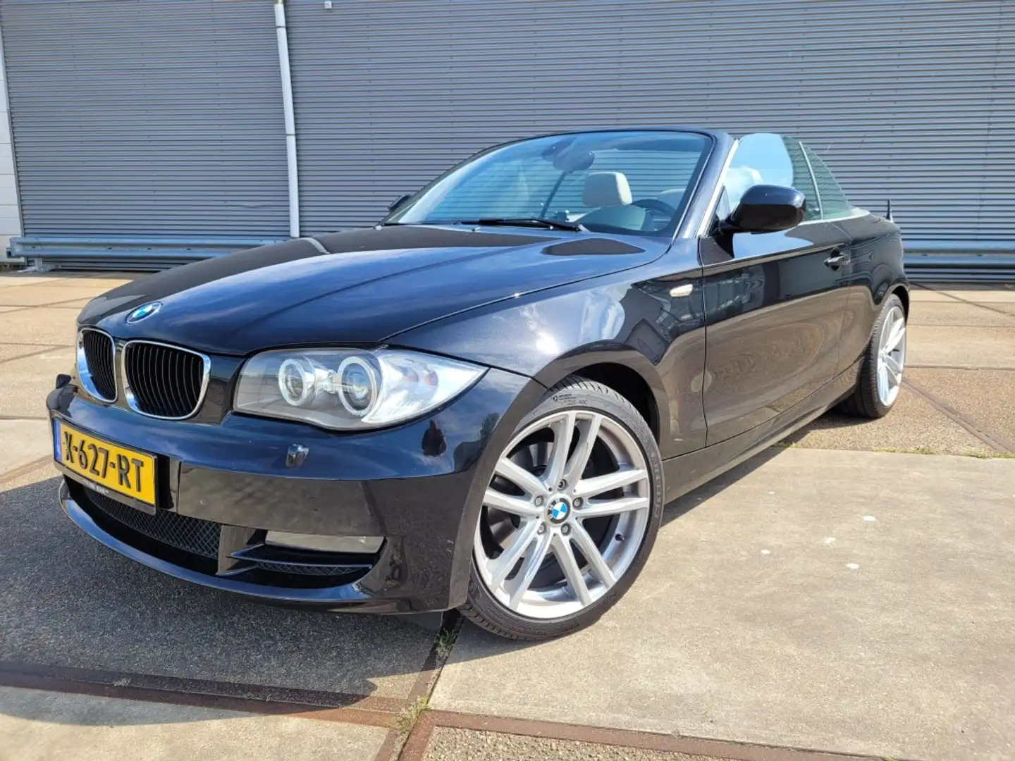 BMW 125 1-serie Cabrio 125i High Executive 6 Cil, Automaat Schwarz - 1