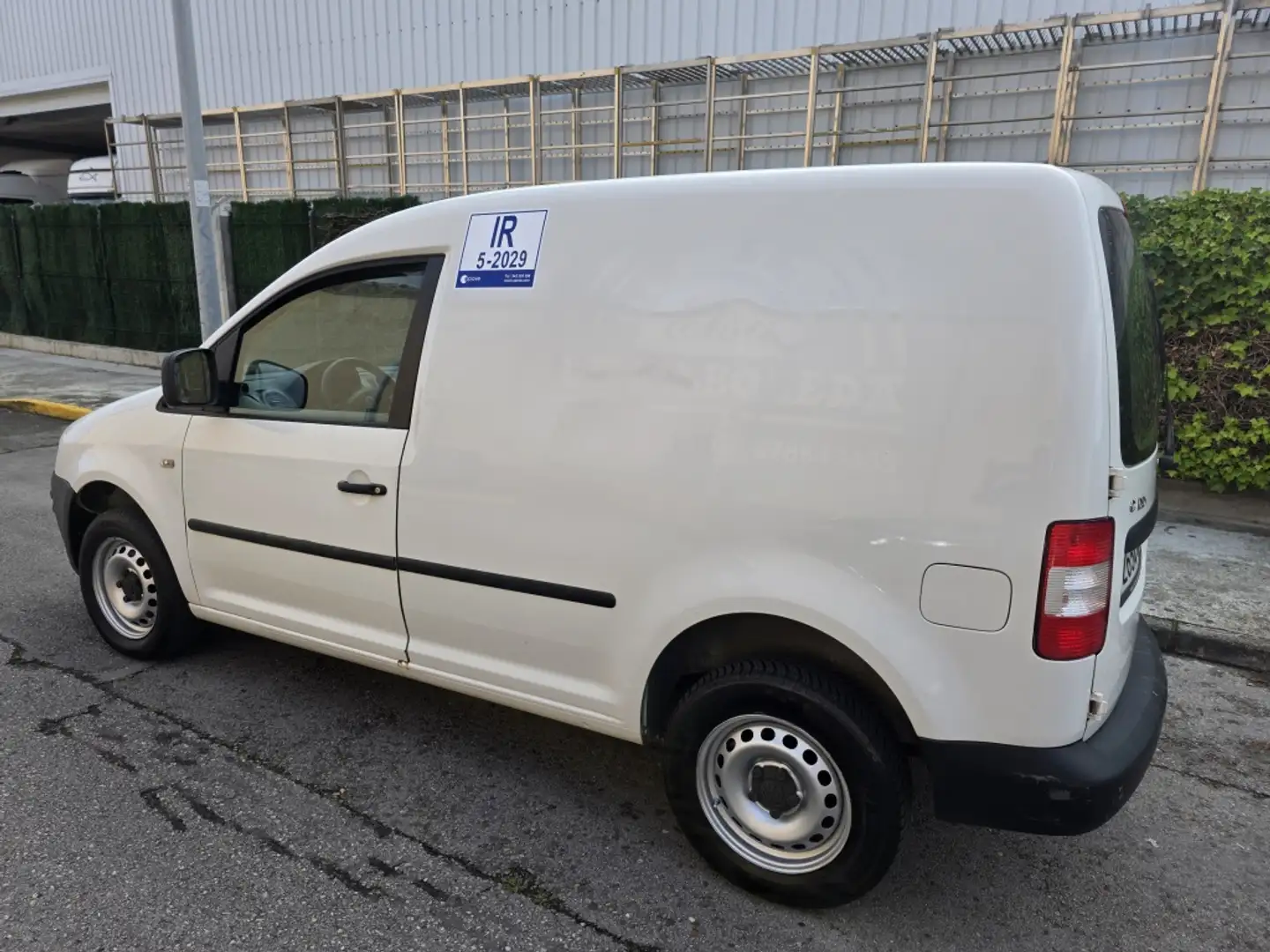 Volkswagen Caddy Furgón 1.9TDI 4M Blanco - 1