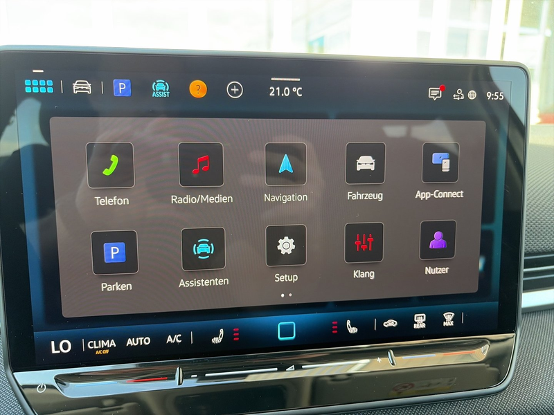 Volkswagen T-Roc Life eTSI DSG — photo 15