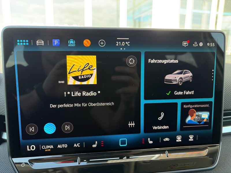 Volkswagen T-Roc Life eTSI DSG — photo 14