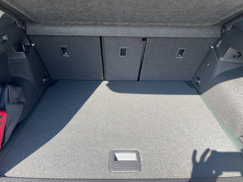Volkswagen T-Roc Life eTSI DSG — photo 11